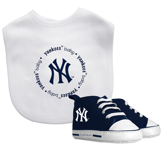 New York Yankees - 2-Piece Baby Gift Set - 757 Sports Collectibles