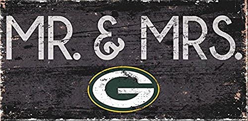 Fan Creations Green Bay Packers Mr & Mrs Sign, Multicolored - 757 Sports Collectibles