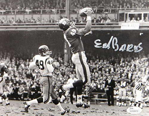 Erich Barnes Autographed 8x10 New York Giants BW Photo- JSA Authenticated