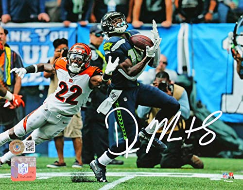 DK Metcalf Autographed Seattle Seahawks 8x10 v. Bengals FP Photo-Beckett W Hologram - 757 Sports Collectibles