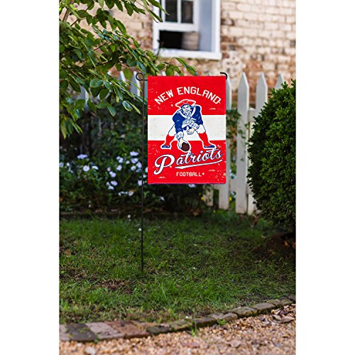 Team Sports America New England Patriots NFL Vintage Linen Garden Flag - 12.5" W x 18" H Outdoor Double Sided Décor Sign for Football Fans - 757 Sports Collectibles