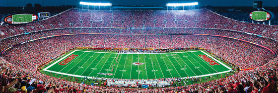 Stadium Panoramic - Kansas City Chiefs 1000 Piece NFL Sports Puzzle - Center View