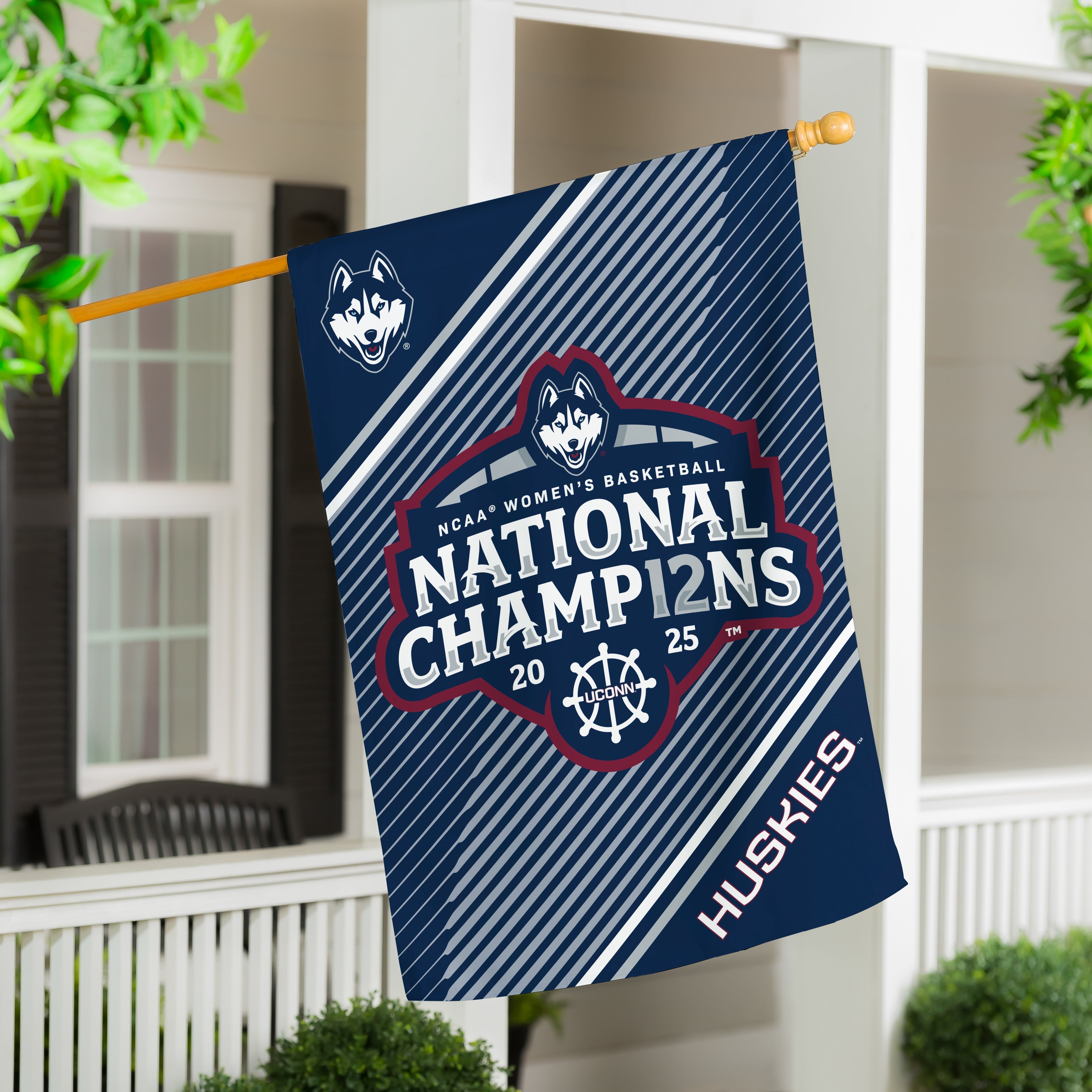 University of Connecticut, Womens NCAA Basketball Champions Flag, House - Sports Collectibles, Sports Memorabilia, Sports Fan Shop, Sports Gifts