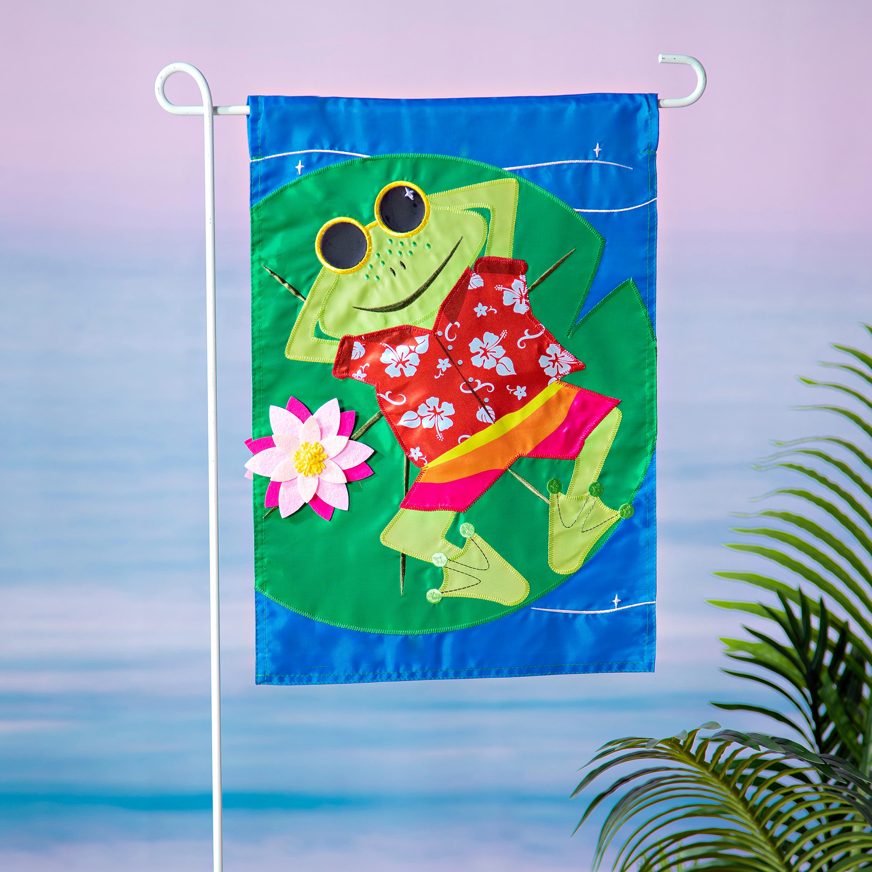 Frog's Summer Vacation Applique Garden Flag - Sports Collectibles, Sports Memorabilia, Sports Fan Shop, Sports Gifts