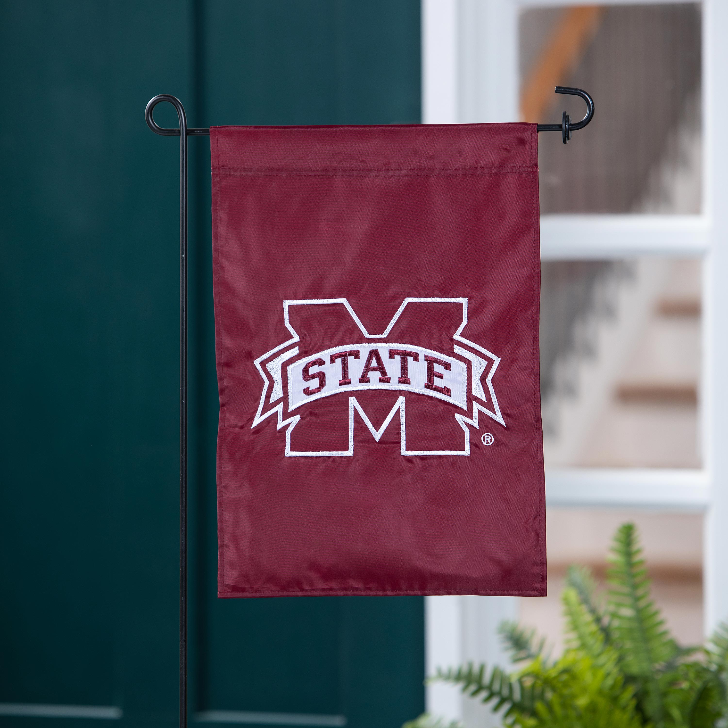 Applique Flag, Gar., Mississippi State University - Sports Collectibles, Sports Memorabilia, Sports Fan Shop, Sports Gifts