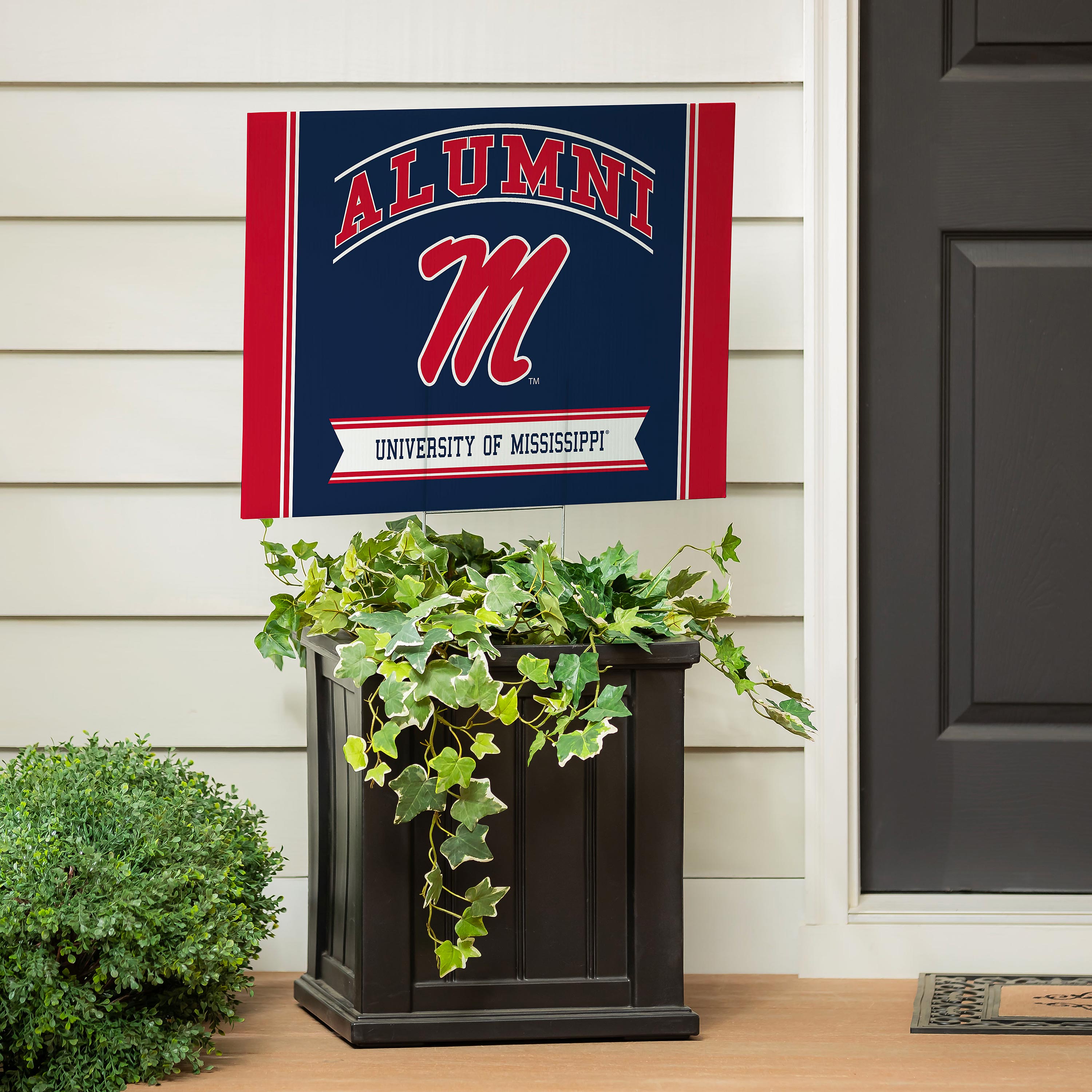 University of Mississippi Coroplast Yard Sign Alumni - Sports Collectibles, Sports Memorabilia, Sports Fan Shop, Sports Gifts