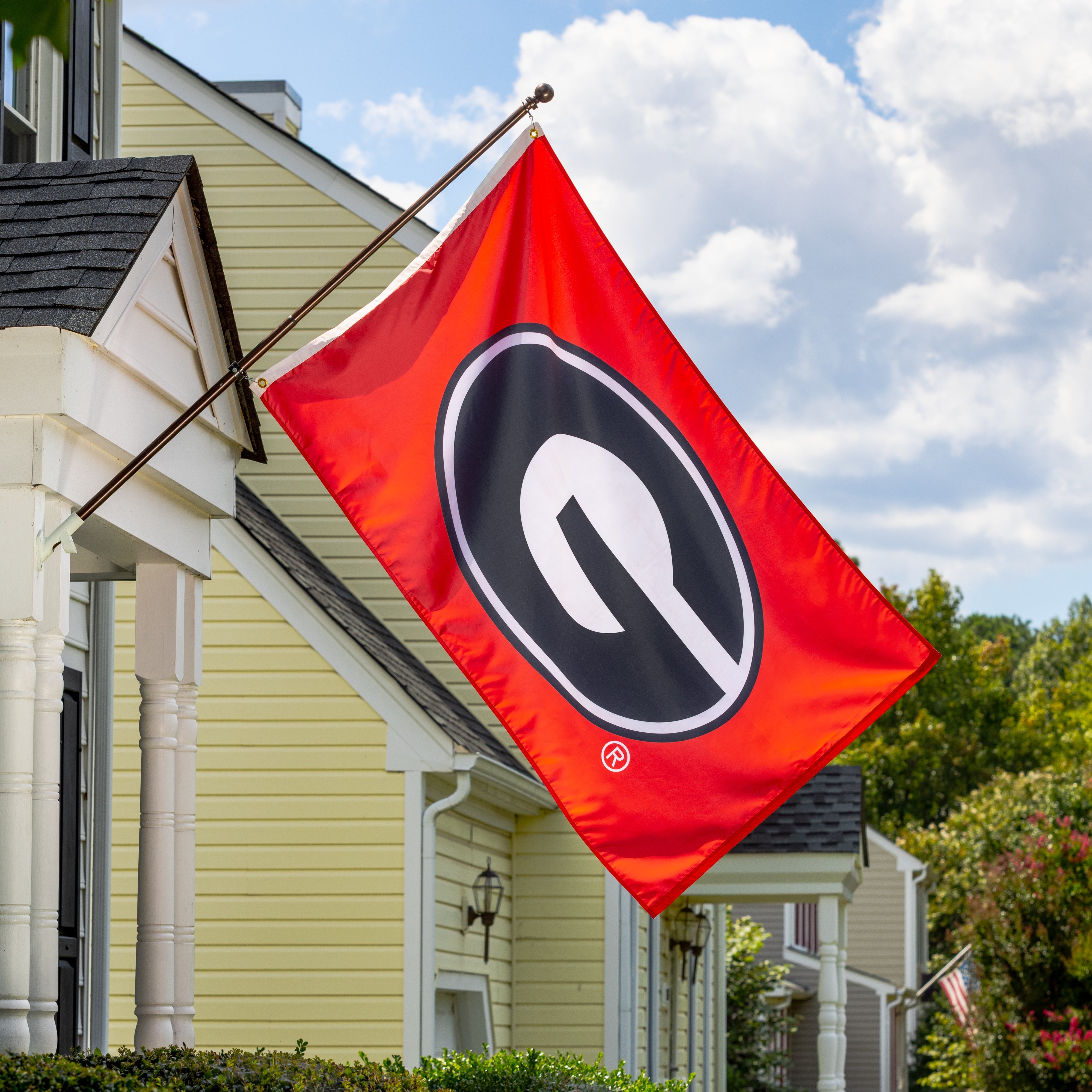 University of Georgia Single Sided Estate Flag with 2 Grommets, 3'x5' - Sports Gifts, Sports Memorabilia, Sports Collectibles, Fan Shop