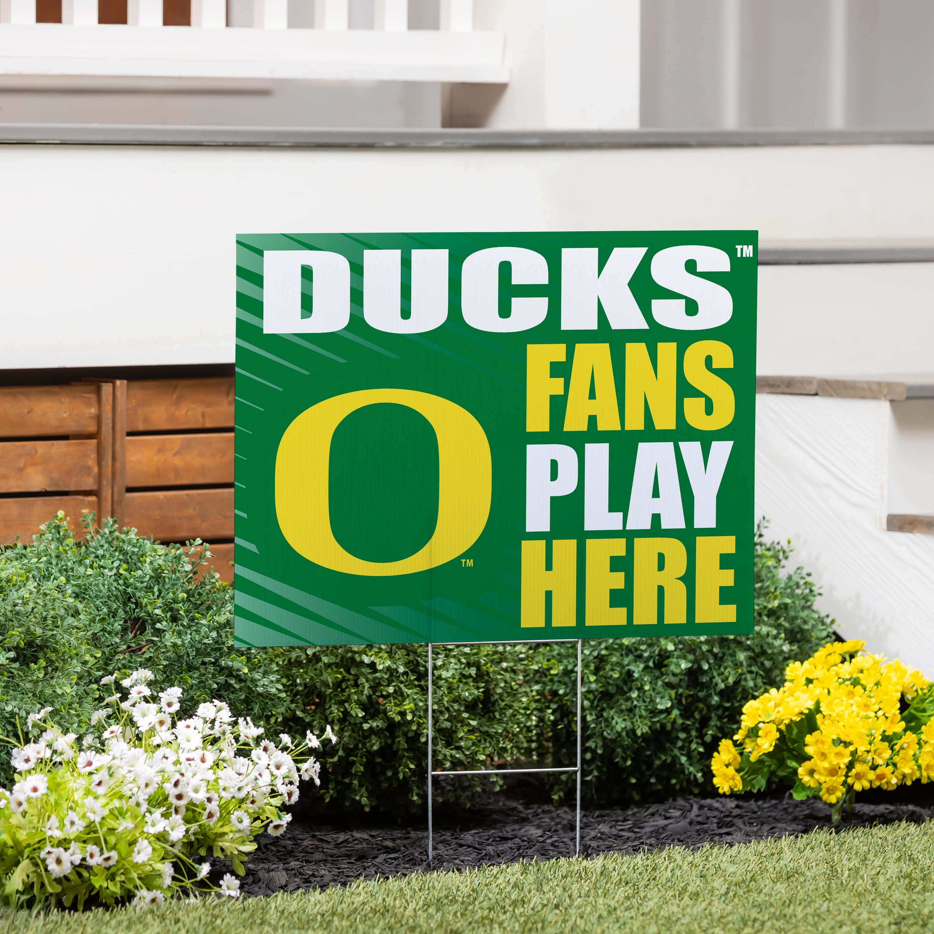 University of Oregon Coroplast Yard Sign "Fans Play Here" - Sports Collectibles, Sports Memorabilia, Sports Fan Shop, Sports Gifts