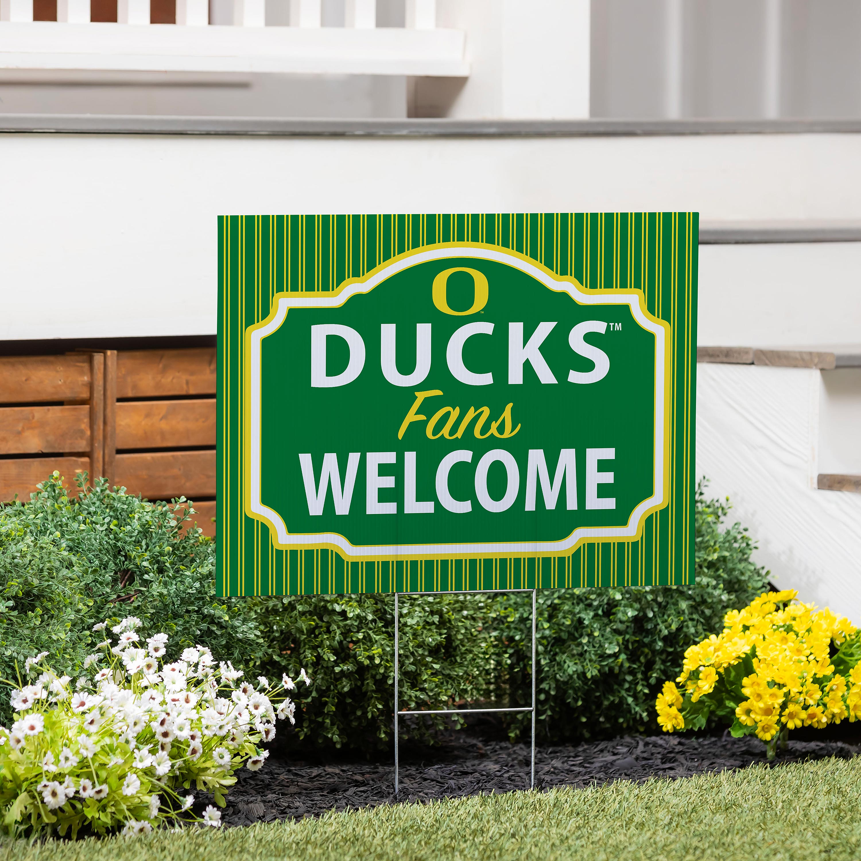 University of Oregon Coroplast Yard Sign, "Fans Welcome" - Sports Collectibles, Sports Memorabilia, Sports Fan Shop, Sports Gifts