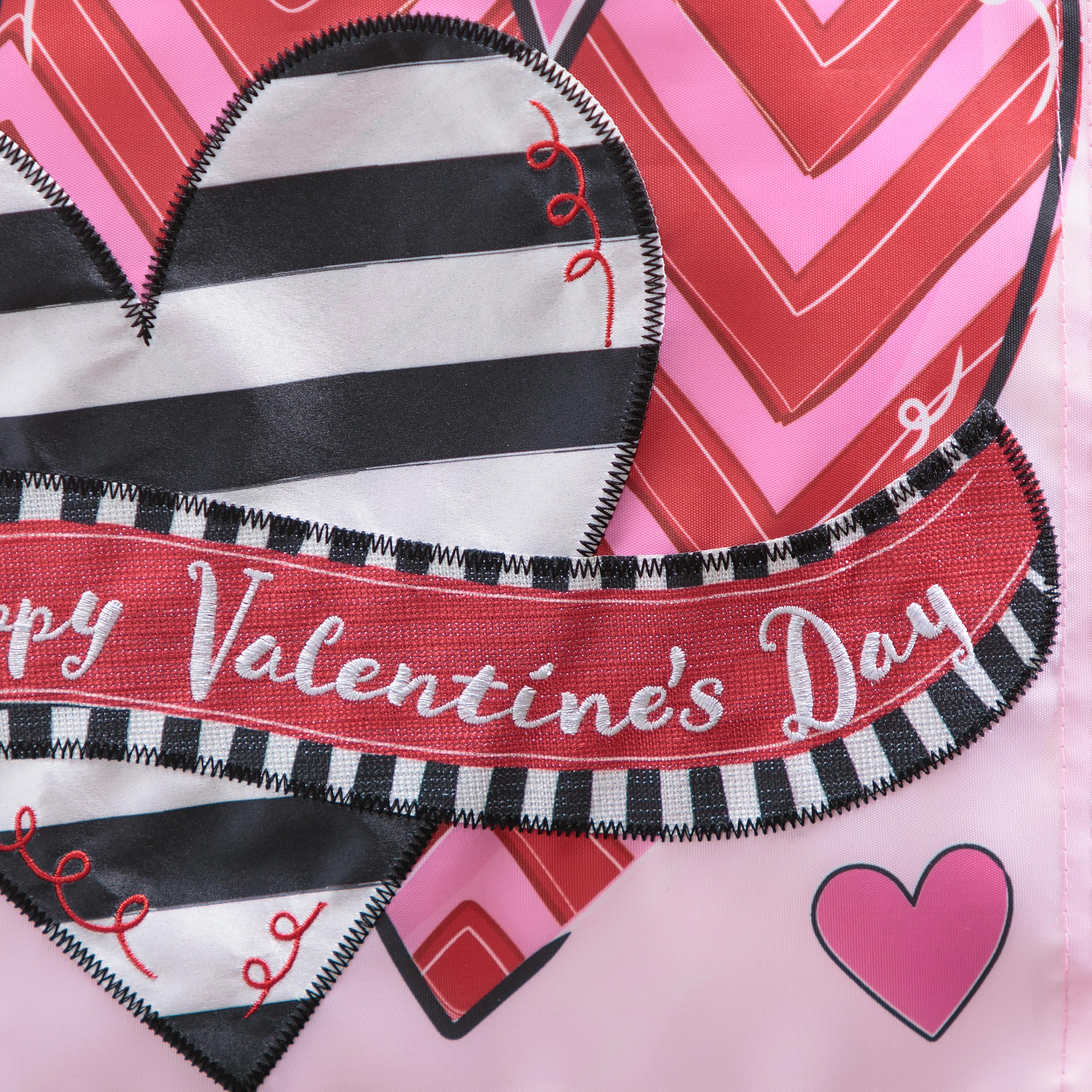Happy Valentine's Day Sweethearts Applique Garden Flag - Sports Collectibles, Sports Memorabilia, Sports Fan Shop, Sports Gifts