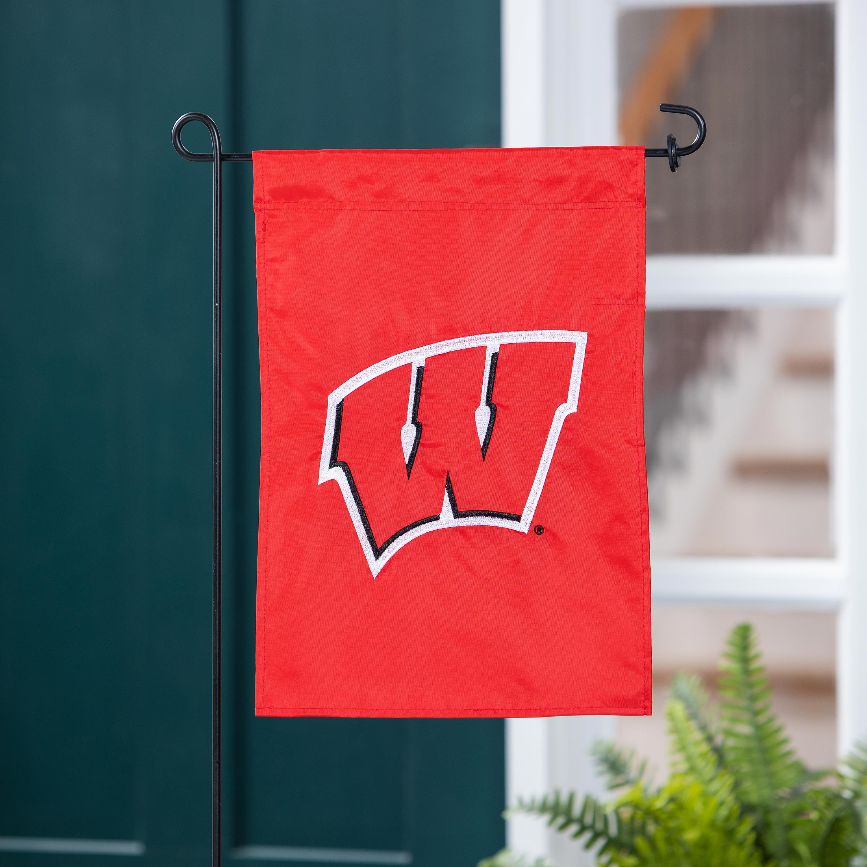 Applique Flag, Gar., University of Wisconsin-Madison - Sports Collectibles, Sports Memorabilia, Sports Fan Shop, Sports Gifts