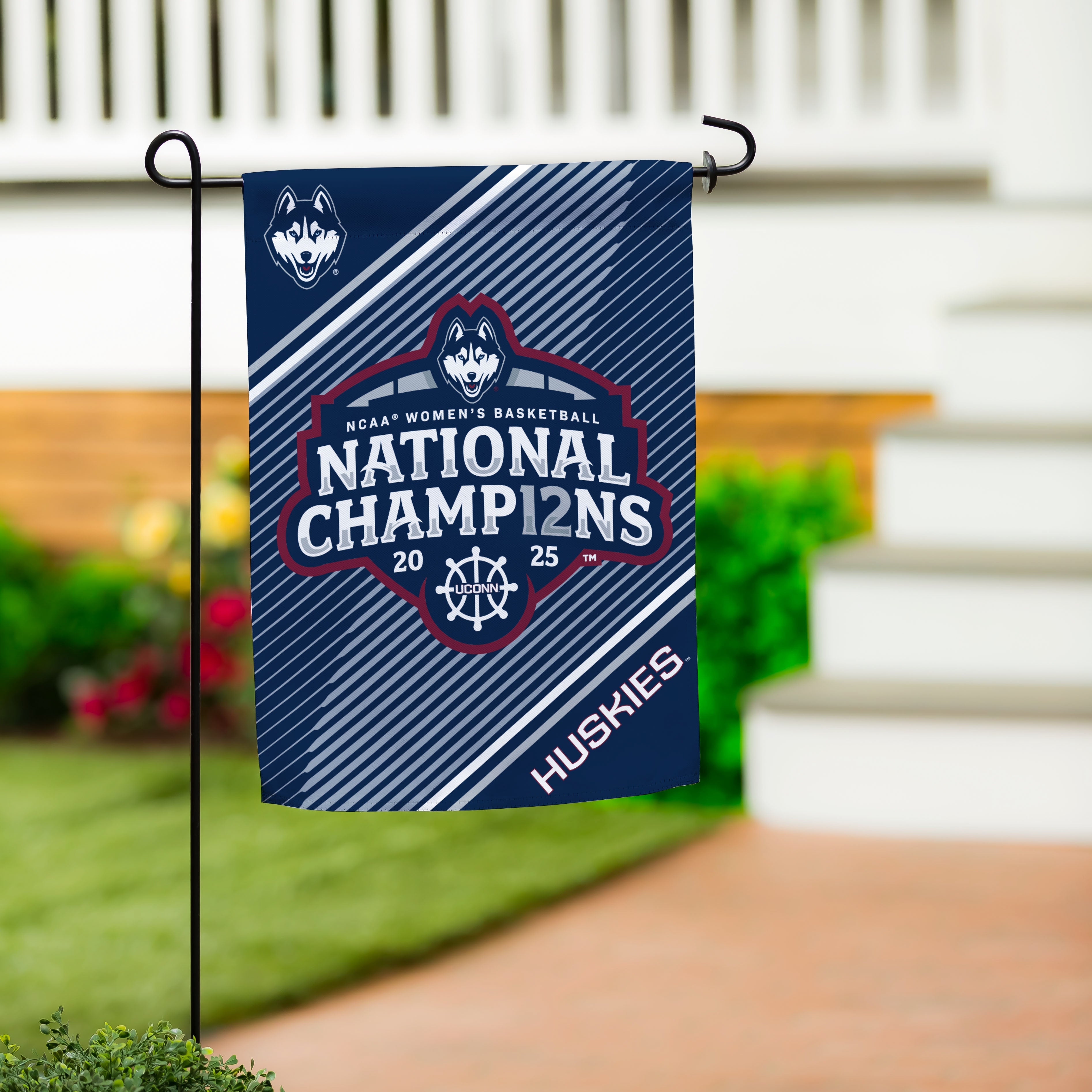 University of Connecticut, Womens NCAA Basketball Champions Flag, GDN - Sports Collectibles, Sports Memorabilia, Sports Fan Shop, Sports Gifts