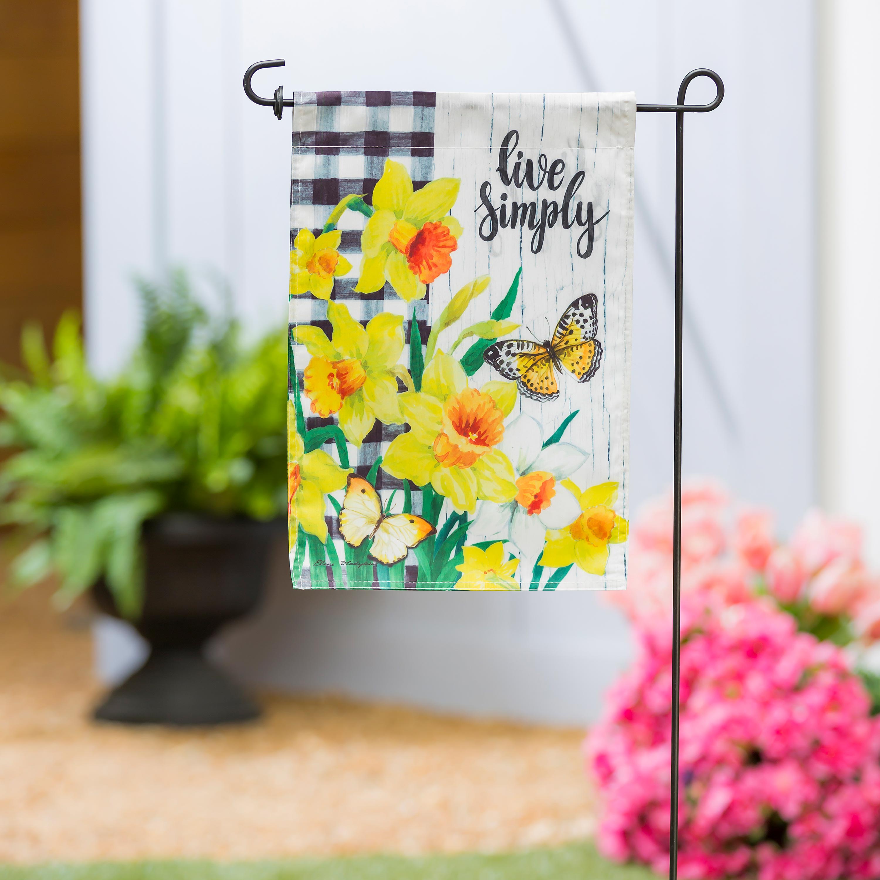 Spring Daffodils Inspirational Check Garden Strie Flag - Sports Collectibles, Sports Memorabilia, Sports Fan Shop, Sports Gifts