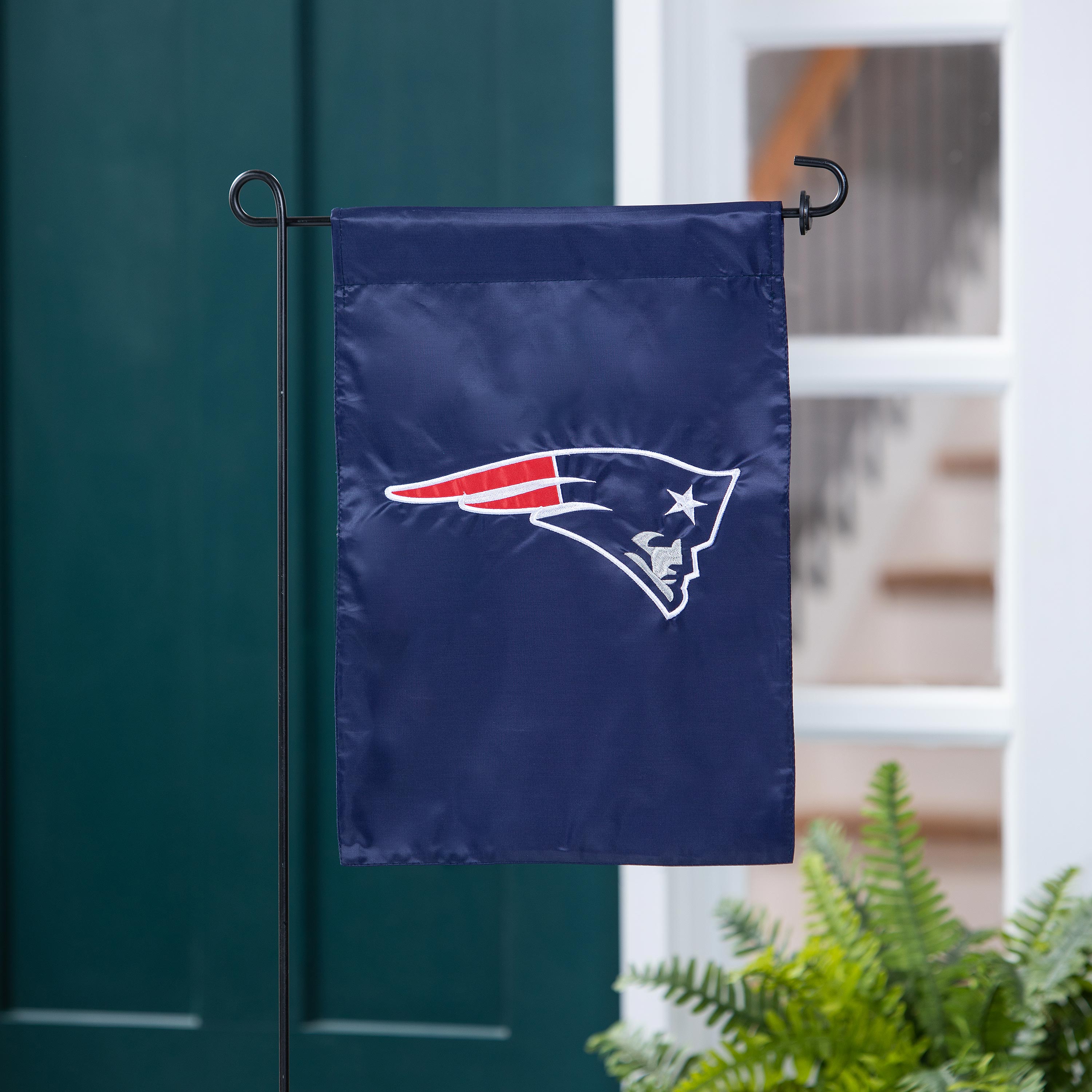 Applique Flag, Gar., New England Patriots - Sports Collectibles, Sports Memorabilia, Sports Fan Shop, Sports Gifts
