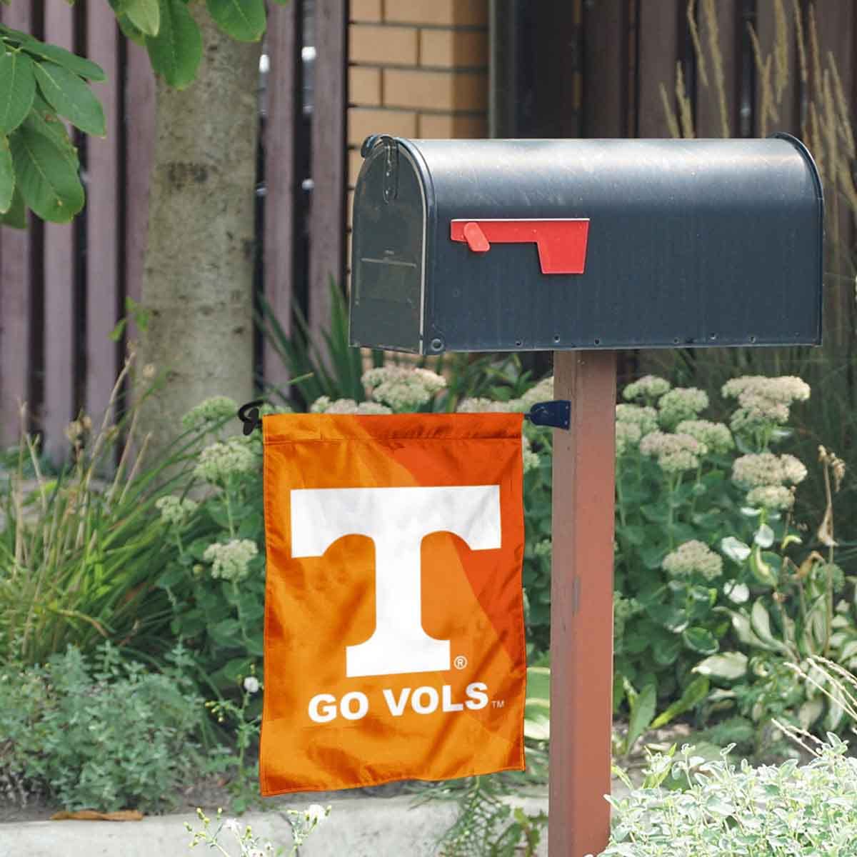 College Flags & Banners Co. UT Volunteers Go Vols Garden Flag and Mailbox Post Pole Mount Holder Set - Sports Collectibles, Sports Memorabilia, Sports Fan Shop, Sports Gifts