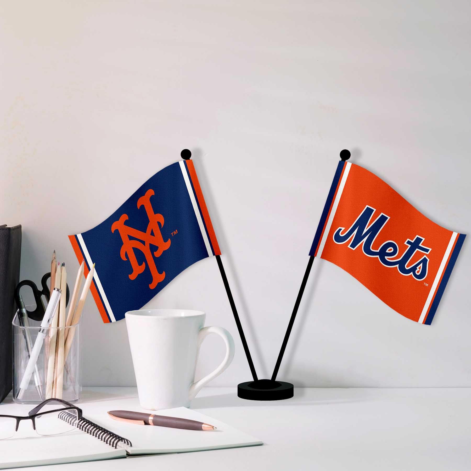 WinCraft New York Mets Desk and Table Top Flags - Sports Collectibles, Sports Memorabilia, Sports Fan Shop, Sports Gifts