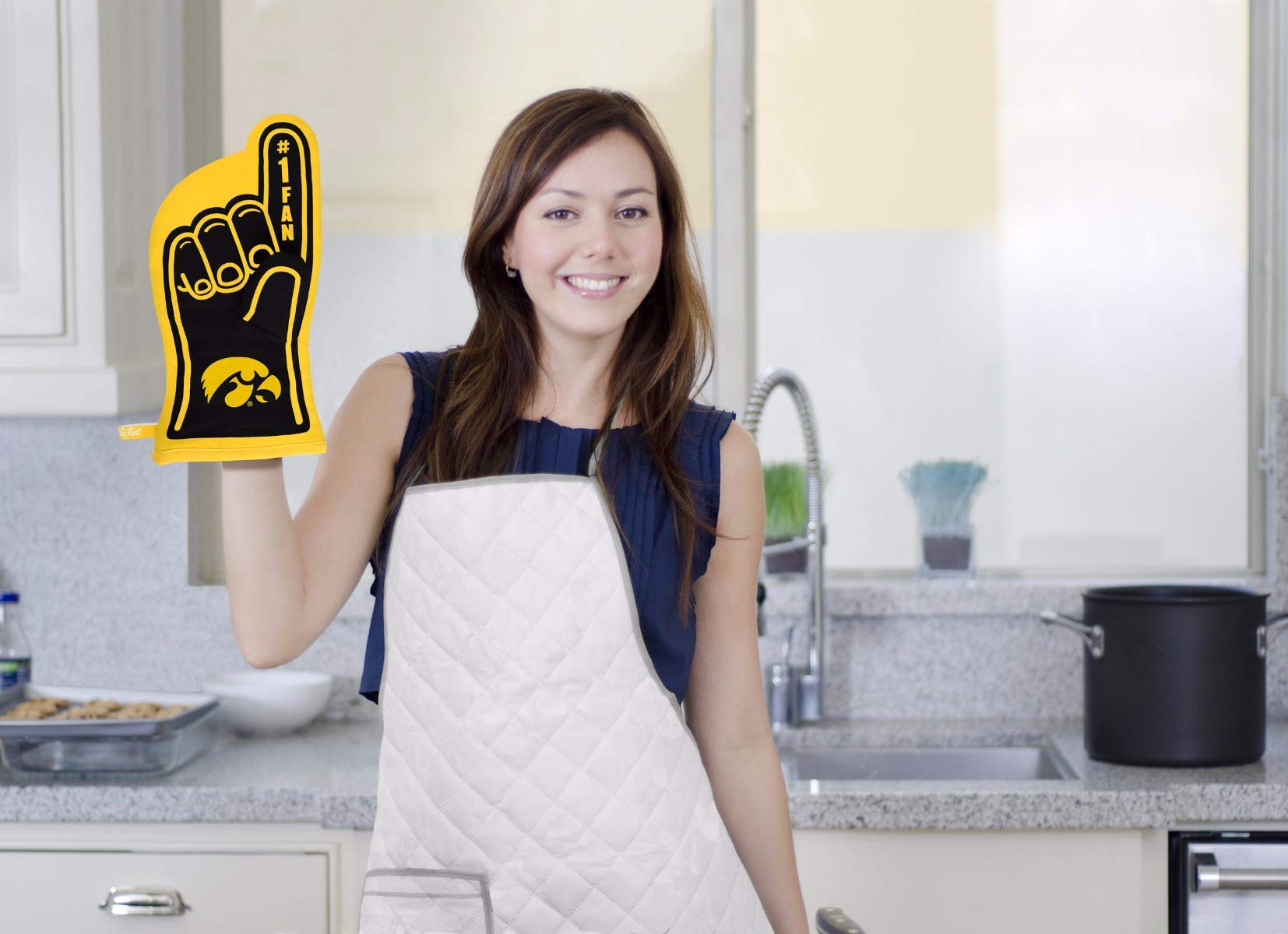 YouTheFan NCAA Iowa Hawkeyes #1 Oven Mitt 13.25" x 6.5" - Sports Collectibles, Sports Memorabilia, Sports Fan Shop, Sports Gifts