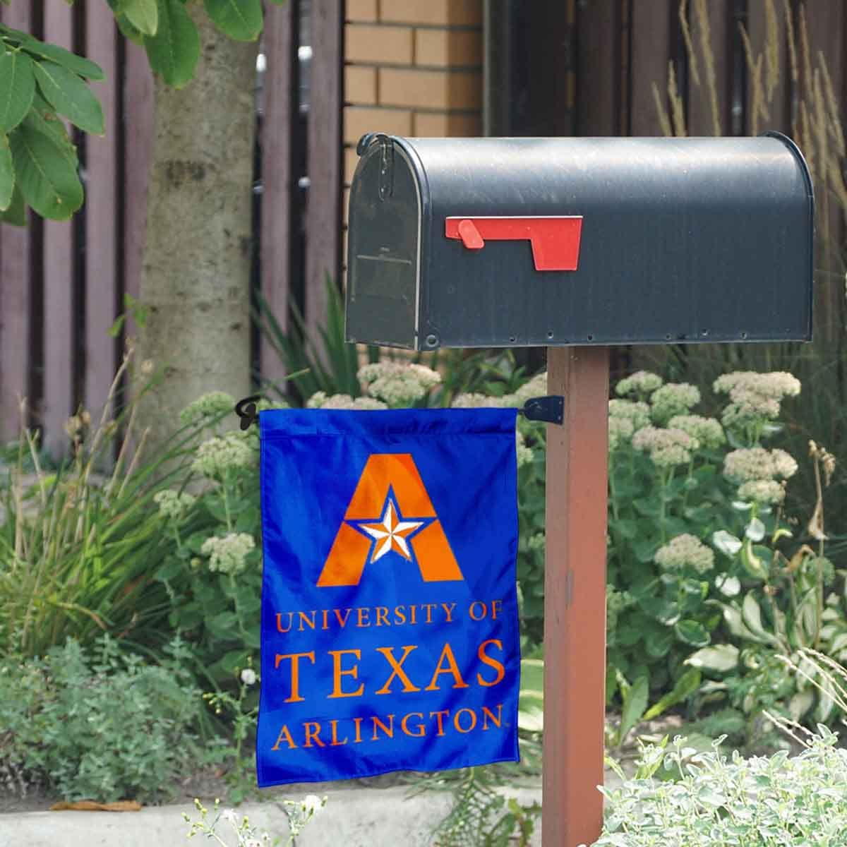 Texas Arlington Mavericks Garden Flag and Mailbox Post Pole Mount Holder Set - Sports Collectibles, Sports Memorabilia, Sports Fan Shop, Sports Gifts