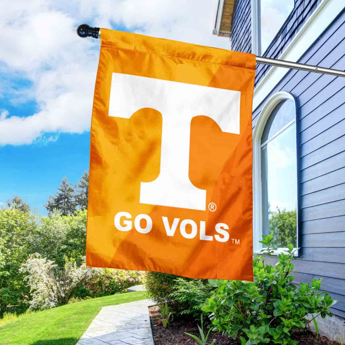 University of Tennessee House Flag with Flag Pole Set - Sports Collectibles, Sports Memorabilia, Sports Fan Shop, Sports Gifts