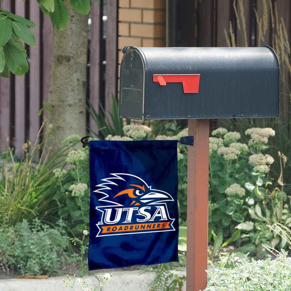 UTSA Garden Flag and Mailbox Post Pole Mount Holder Set - Sports Collectibles, Sports Memorabilia, Sports Fan Shop, Sports Gifts
