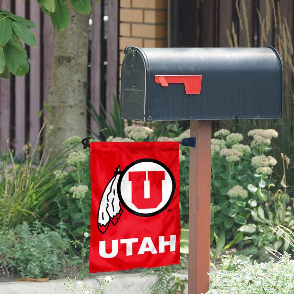 University of Utah Garden Flag and Mailbox Post Pole Mount Holder Set - Sports Collectibles, Sports Memorabilia, Sports Fan Shop, Sports Gifts