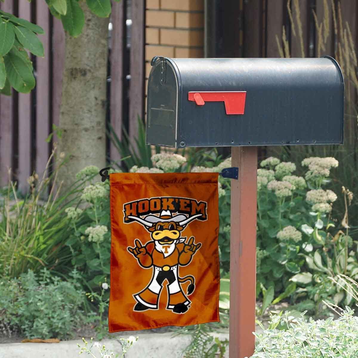 Hook Em Horns Texas Garden Flag and Mailbox Post Pole Mount Holder Set - Sports Collectibles, Sports Memorabilia, Sports Fan Shop, Sports Gifts