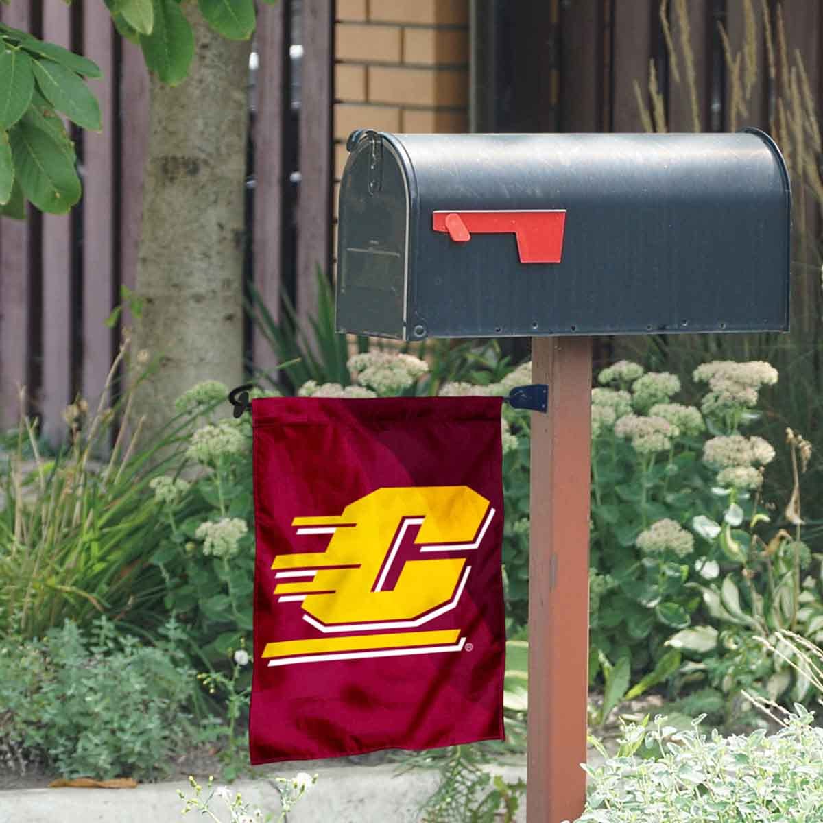 Central Michigan University Garden Flag and Mailbox Post Pole Mount Holder Set - Sports Collectibles, Sports Memorabilia, Sports Fan Shop, Sports Gifts