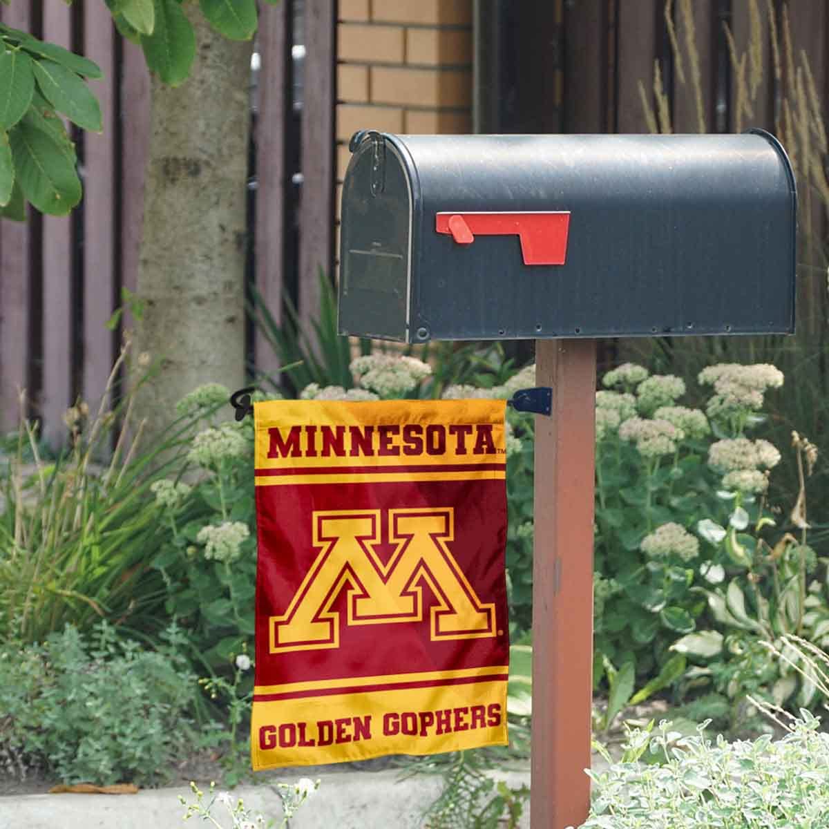 Minnesota Gophers Garden Flag and Mailbox Post Pole Mount Holder Set - Sports Collectibles, Sports Memorabilia, Sports Fan Shop, Sports Gifts