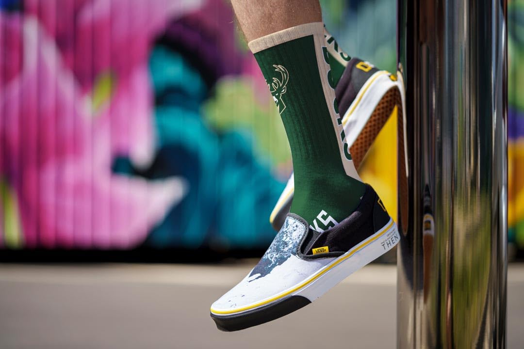 For Bare Feet NBA MILWAUKEE BUCKS MVP Crew Sock Team Color Large - Sports Gifts, Sports Memorabilia, Sports Collectibles, Fan Shop