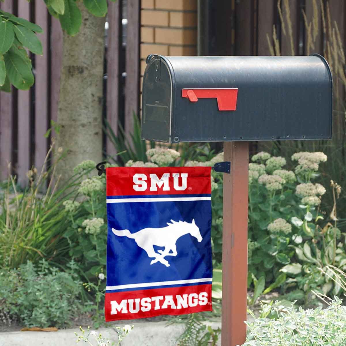 Southern Methodist Mustangs Garden Flag and Mailbox Post Pole Mount Holder Set - Sports Collectibles, Sports Memorabilia, Sports Fan Shop, Sports Gifts