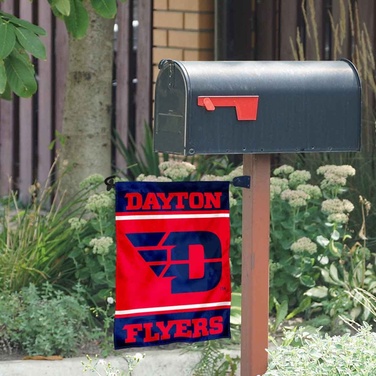 Dayton Flyers Garden Flag and Mailbox Post Pole Mount Holder Set - Sports Collectibles, Sports Memorabilia, Sports Fan Shop, Sports Gifts
