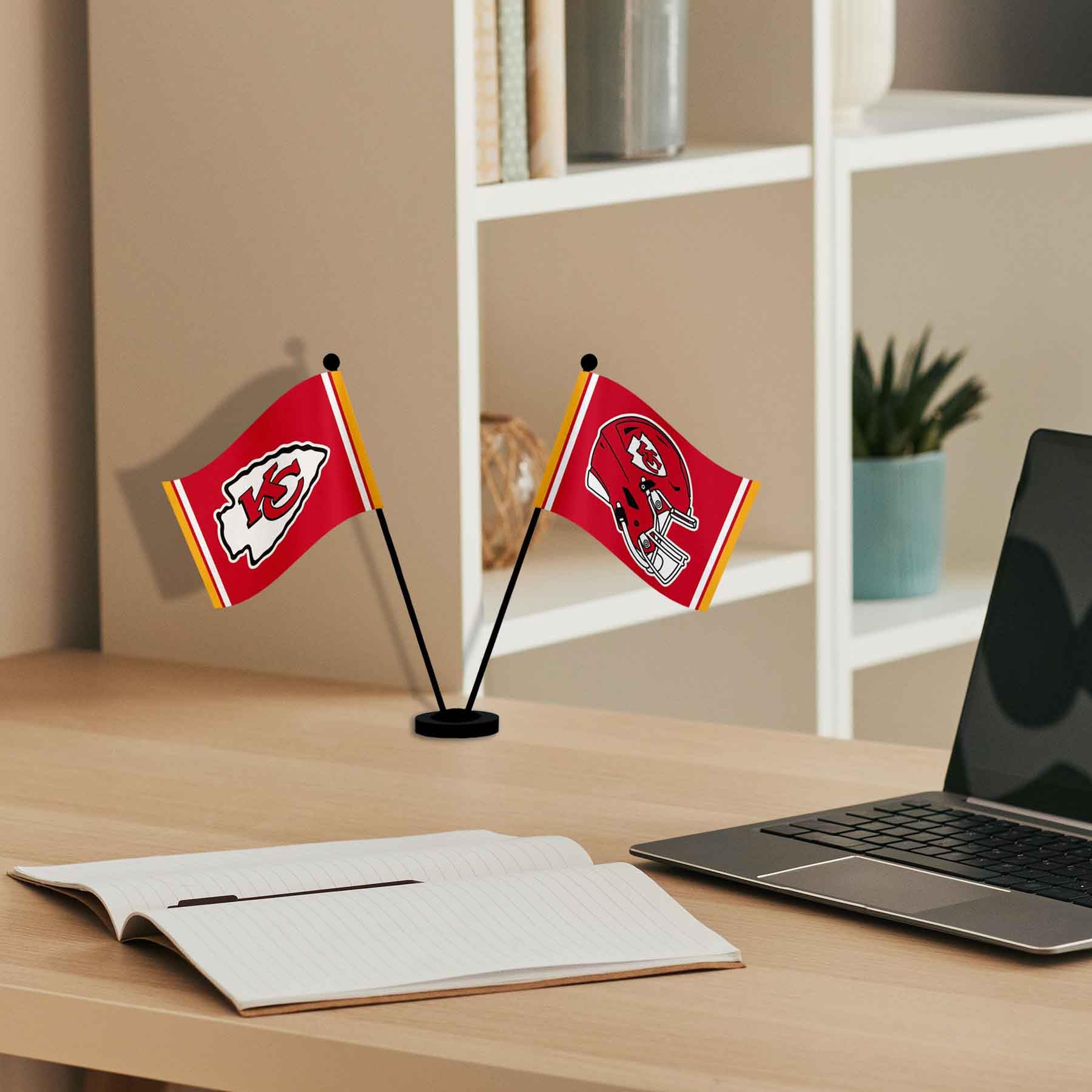 WinCraft Kansas City Chiefs Desk and Table Top Flags - Sports Collectibles, Sports Memorabilia, Sports Fan Shop, Sports Gifts