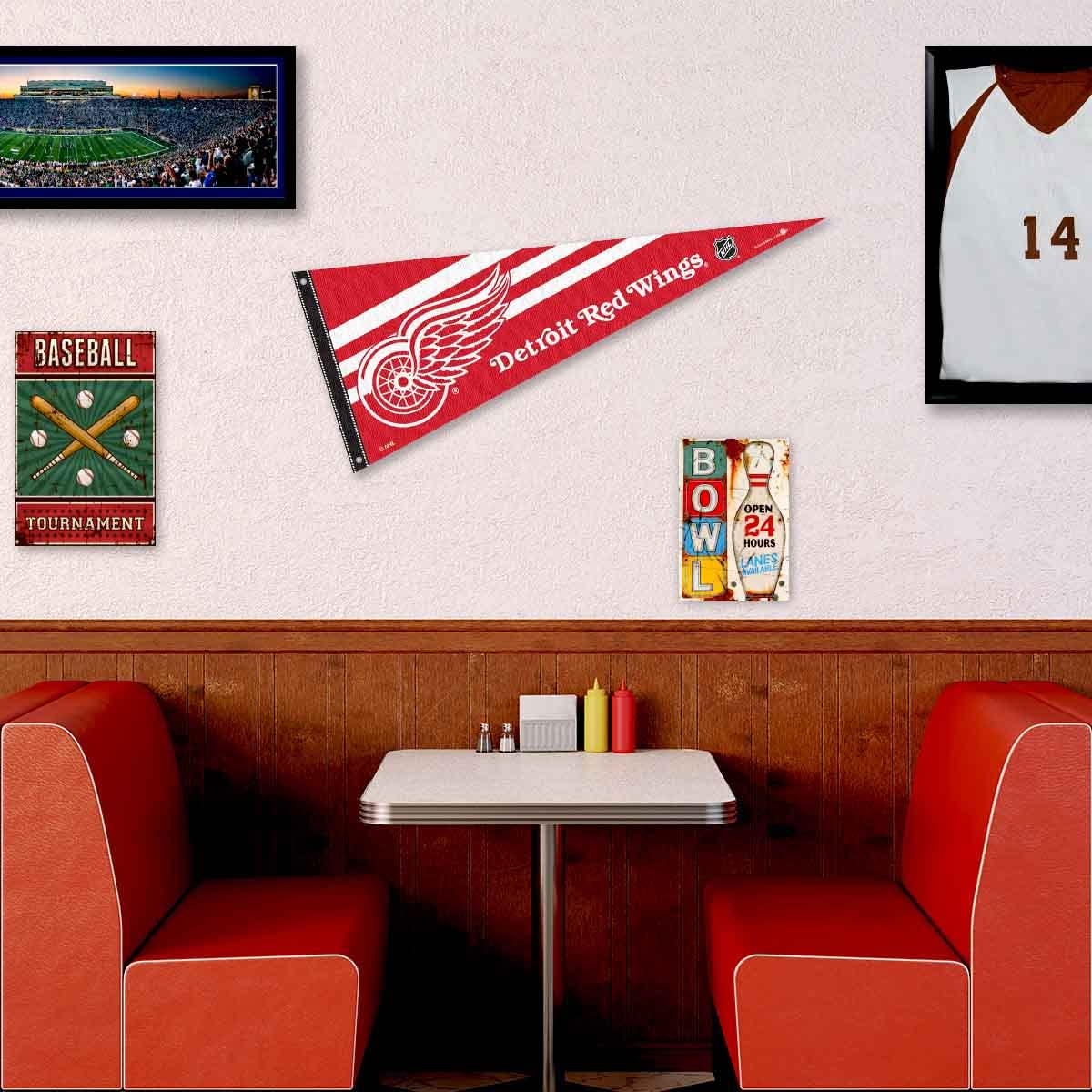 Detroit Red Wings Pennant Flag and Wall Tack Pads Mounts - Sports Collectibles, Sports Memorabilia, Sports Fan Shop, Sports Gifts