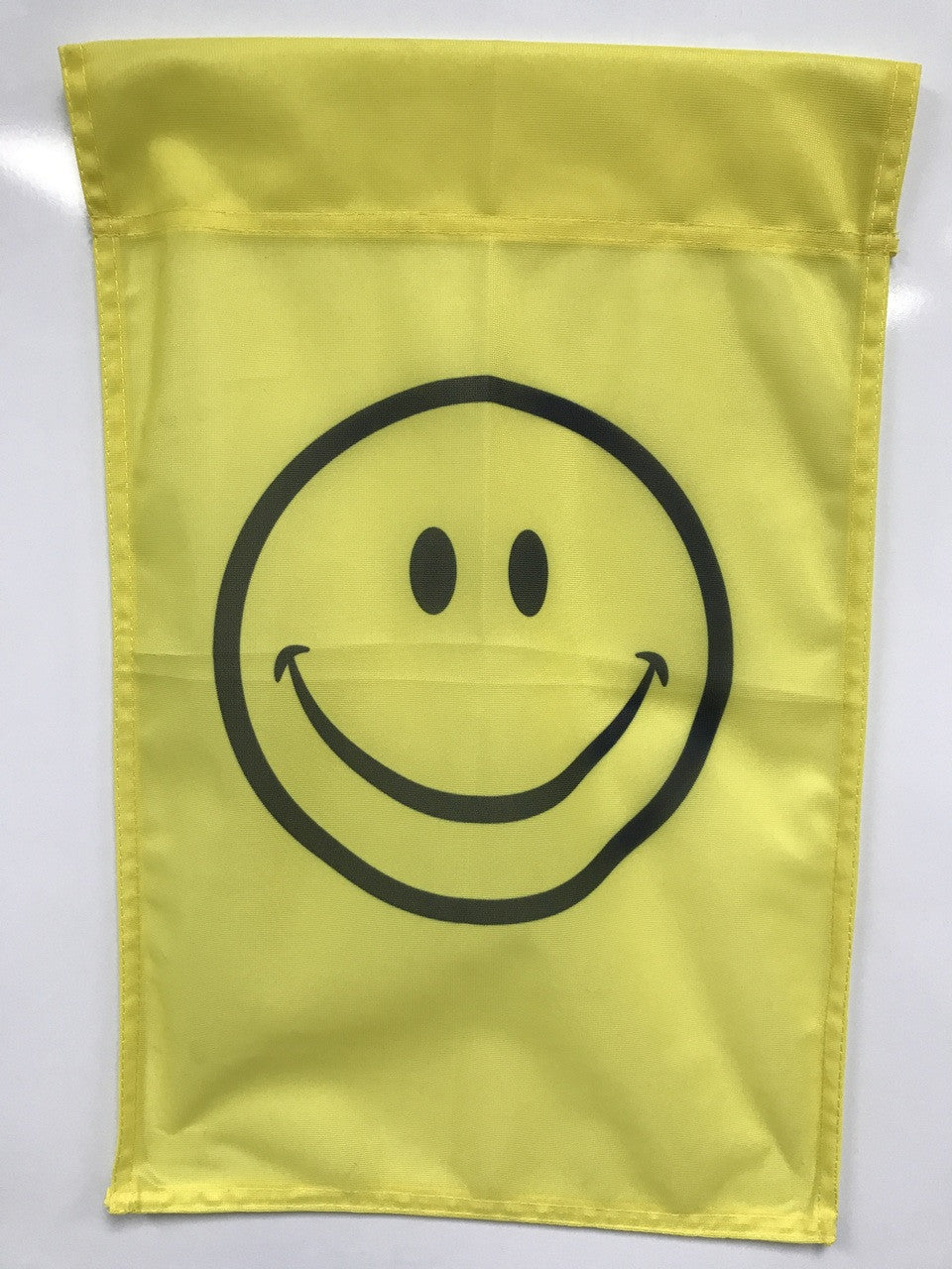 Smiley Face Flag 12x18 Garden Style CO - Sports Collectibles, Sports Memorabilia, Sports Fan Shop, Sports Gifts