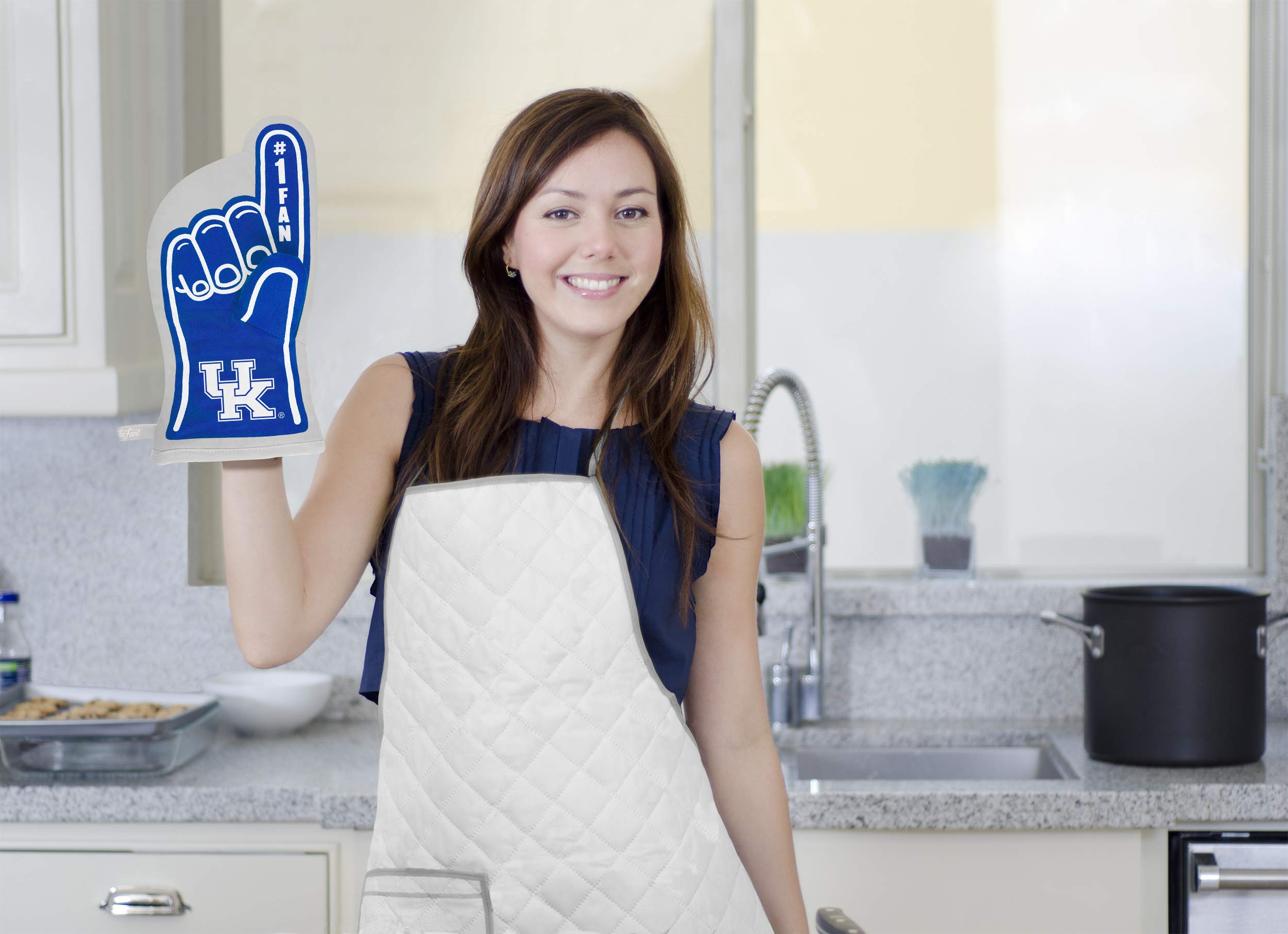 YouTheFan NCAA Kentucky Wildcats #1 Oven Mitt - Sports Gifts, Sports Memorabilia, Sports Collectibles, Fan Shop