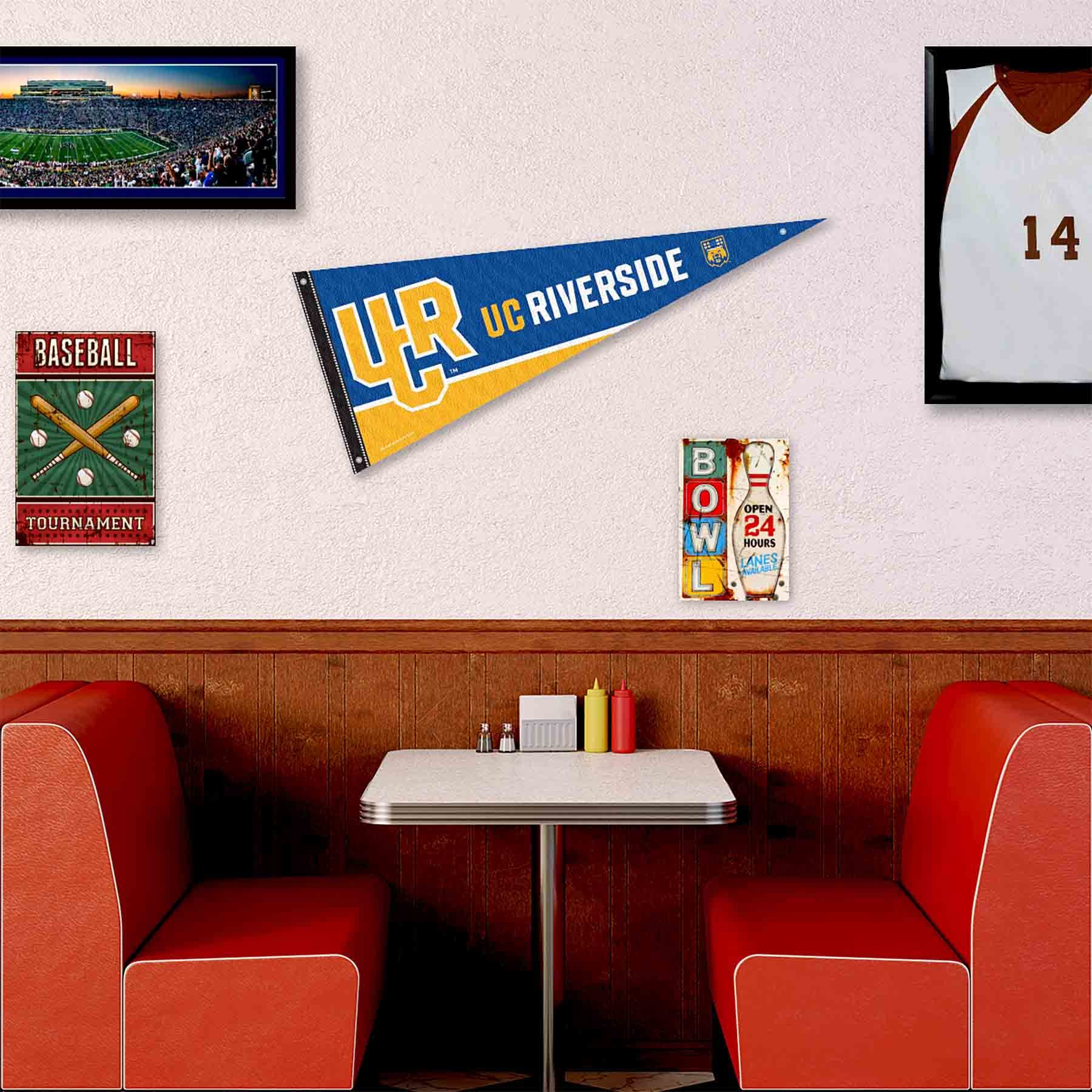 College Flags & Banners Co. California Riverside Highlanders Pennant Flag and Wall Tack Mount Pads - Sports Collectibles, Sports Memorabilia, Sports Fan Shop, Sports Gifts