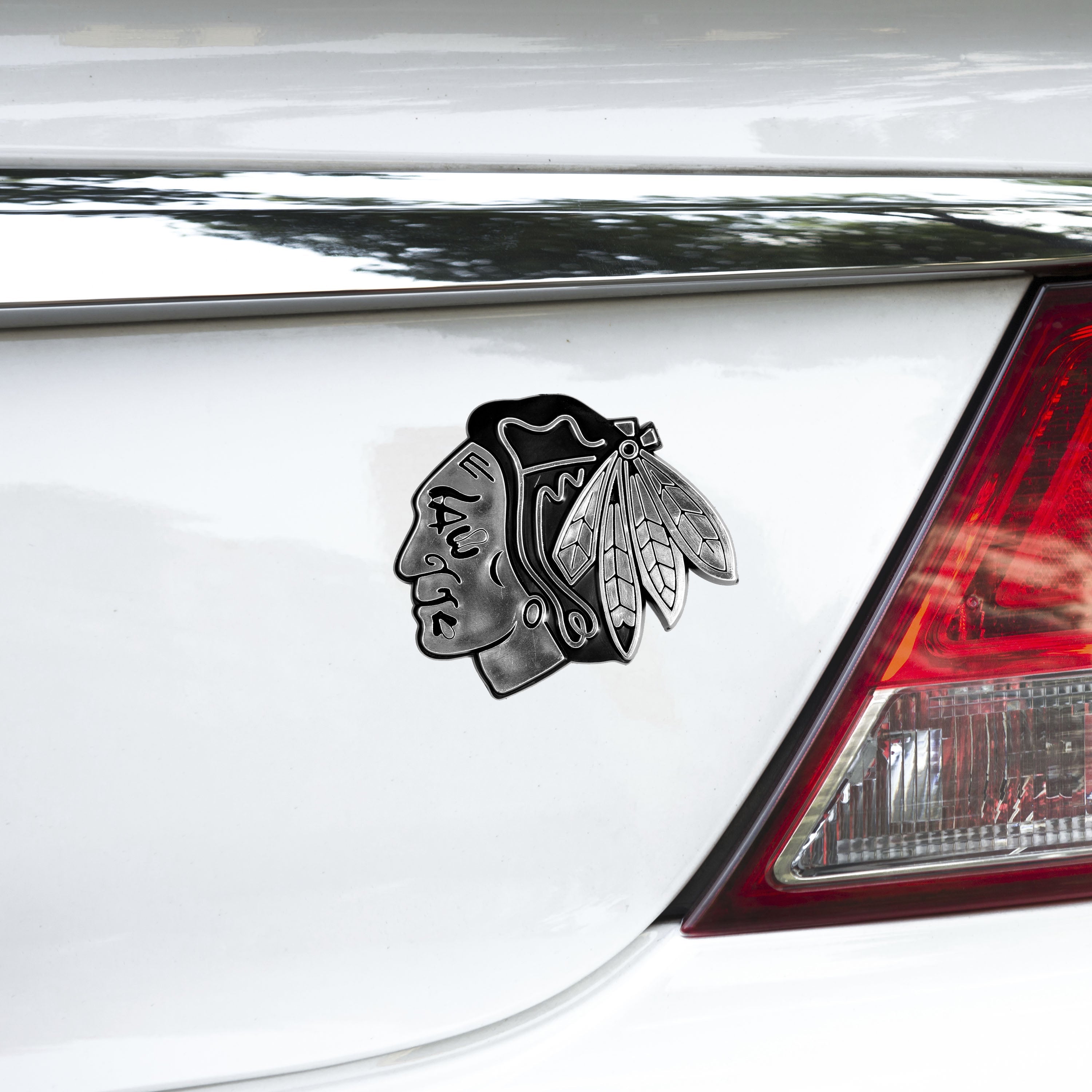 NHL - Chicago Blackhawks Plastic Chrome Emblem - Sports Gifts, Sports Memorabilia, Sports Collectibles, Fan Shop