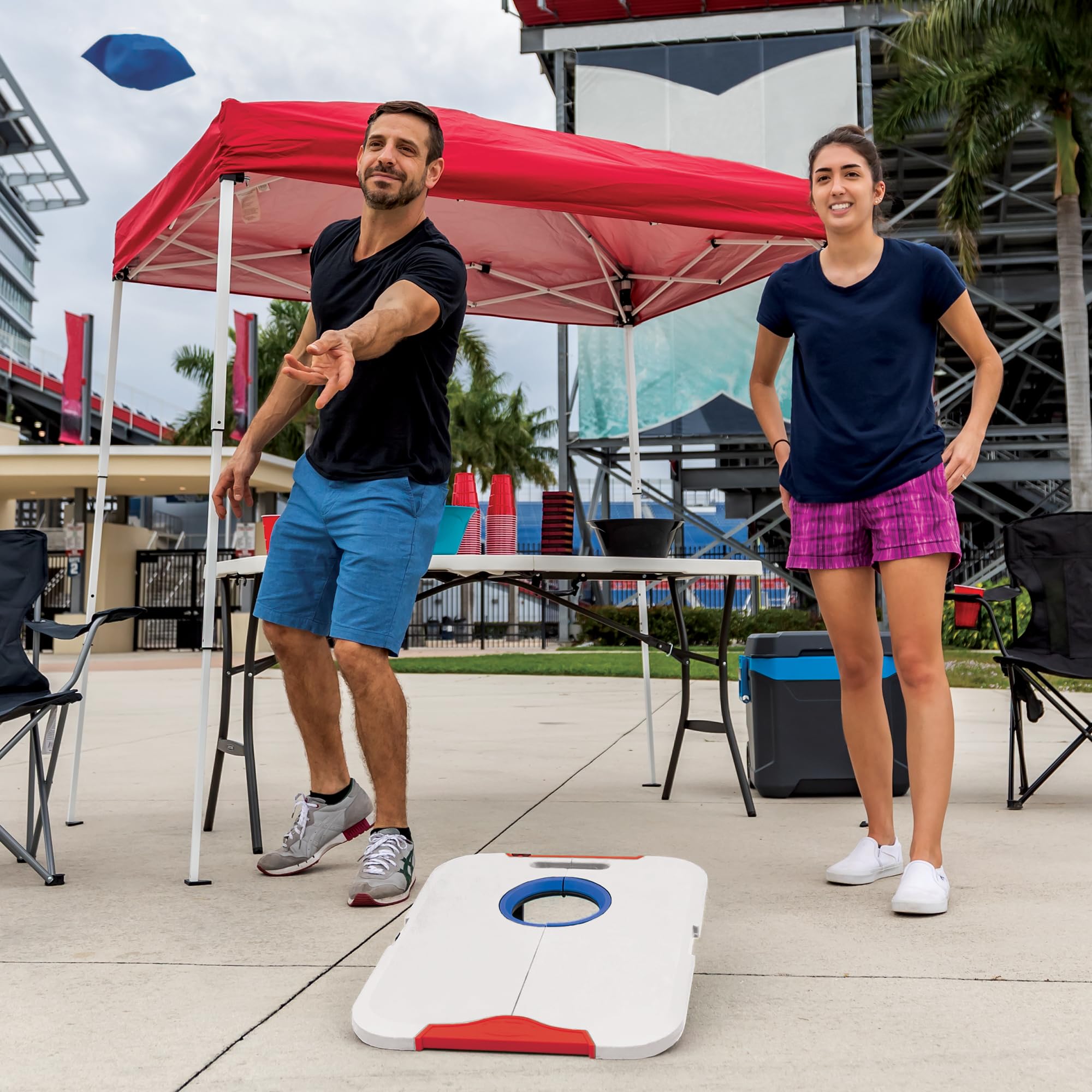 Wild Sports NCAA Florida Gators Pro Football All-Weather Cornhole Set - Travel Bean Bag Toss Set Includes 8 Bean Bags - Sports Collectibles, Sports Memorabilia, Sports Fan Shop, Sports Gifts
