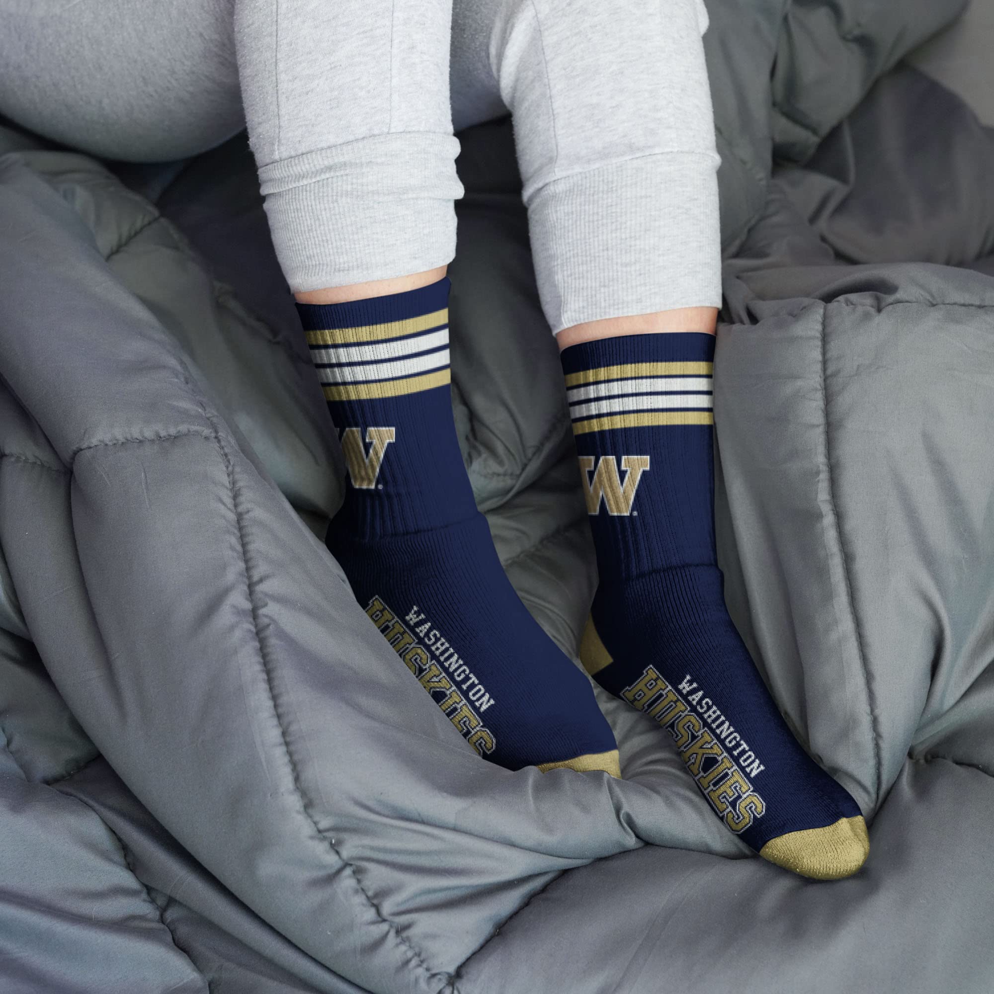 For Bare Feet NCAA Washington Huskies 4 Stripe Deuce Crew Sock Team Color MEDIUM - Sports Gifts, Sports Memorabilia, Sports Collectibles, Fan Shop