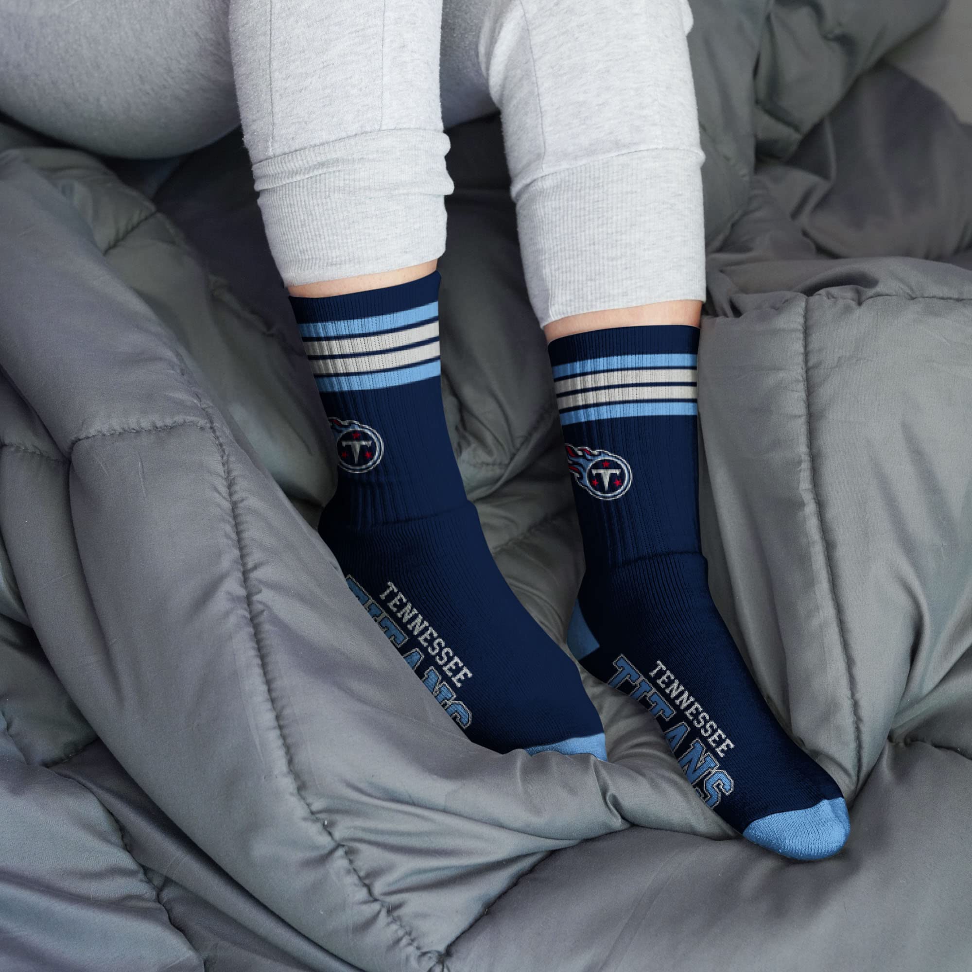 For Bare Feet NFL Youth 4 Stripe Deuce Crew Sock, Tennessee Titans, One Size - Sports Gifts, Sports Memorabilia, Sports Collectibles, Fan Shop