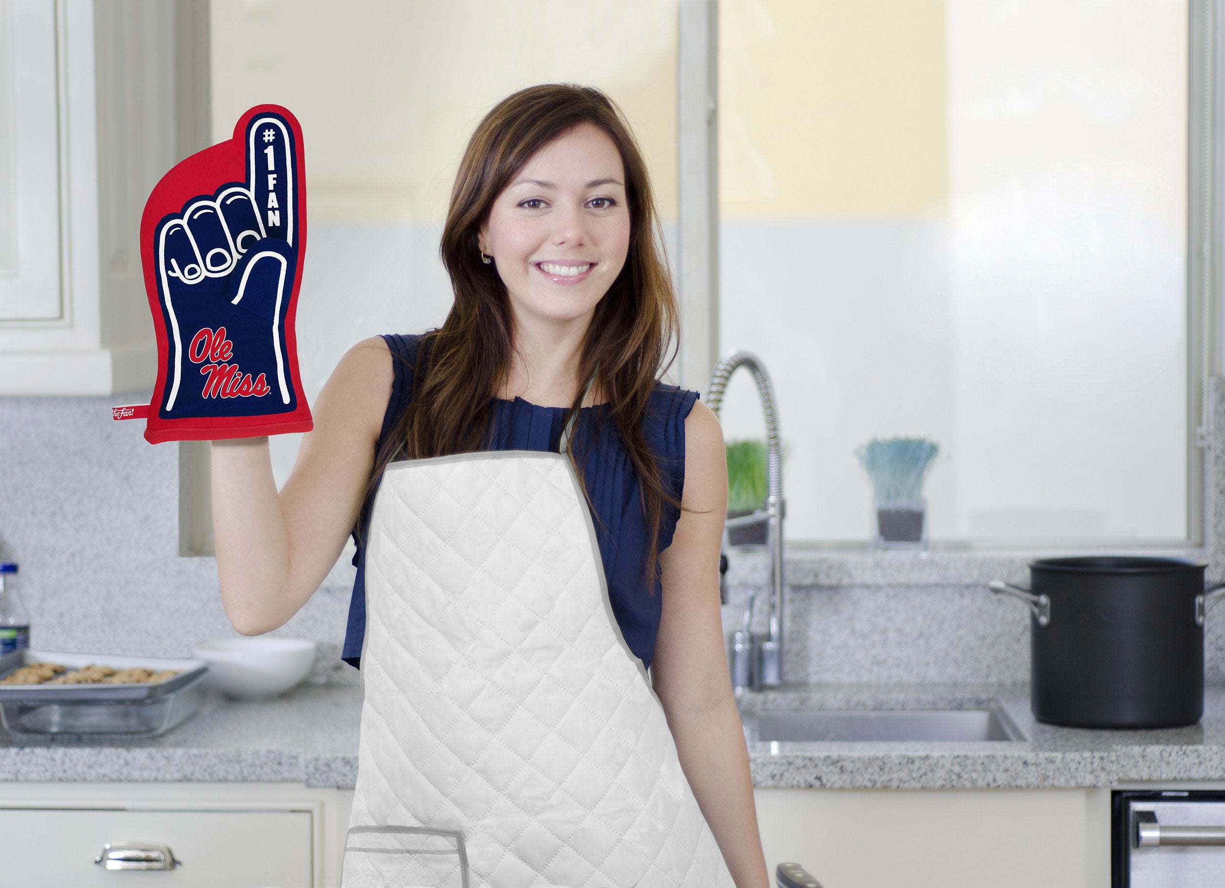 YouTheFan NCAA Mississippi Rebels #1 Oven Mitt - Sports Collectibles, Sports Memorabilia, Sports Fan Shop, Sports Gifts