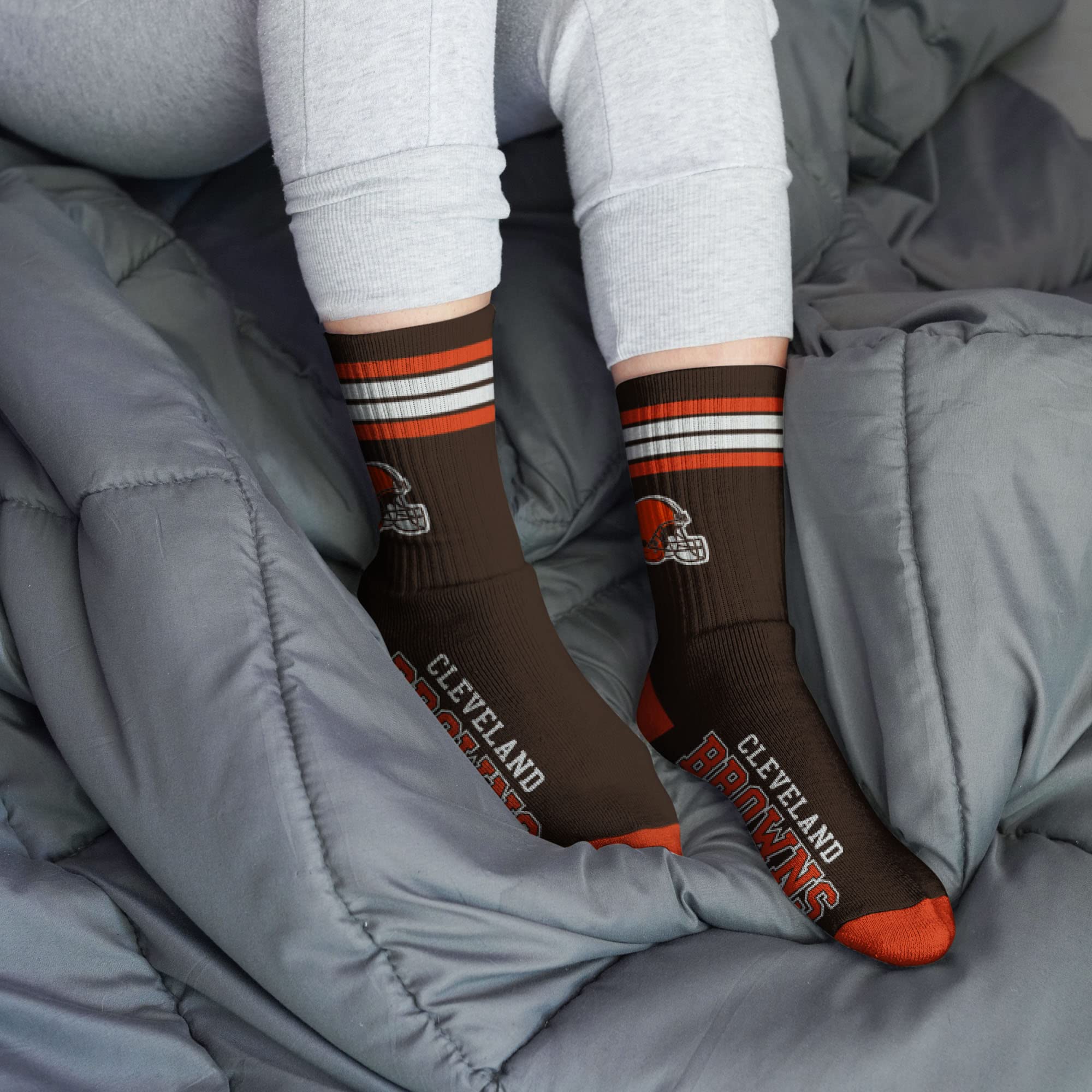 For Bare Feet NFL Youth 4 Stripe Deuce Crew Sock, Cleveland Browns, One Size - Sports Gifts, Sports Memorabilia, Sports Collectibles, Fan Shop