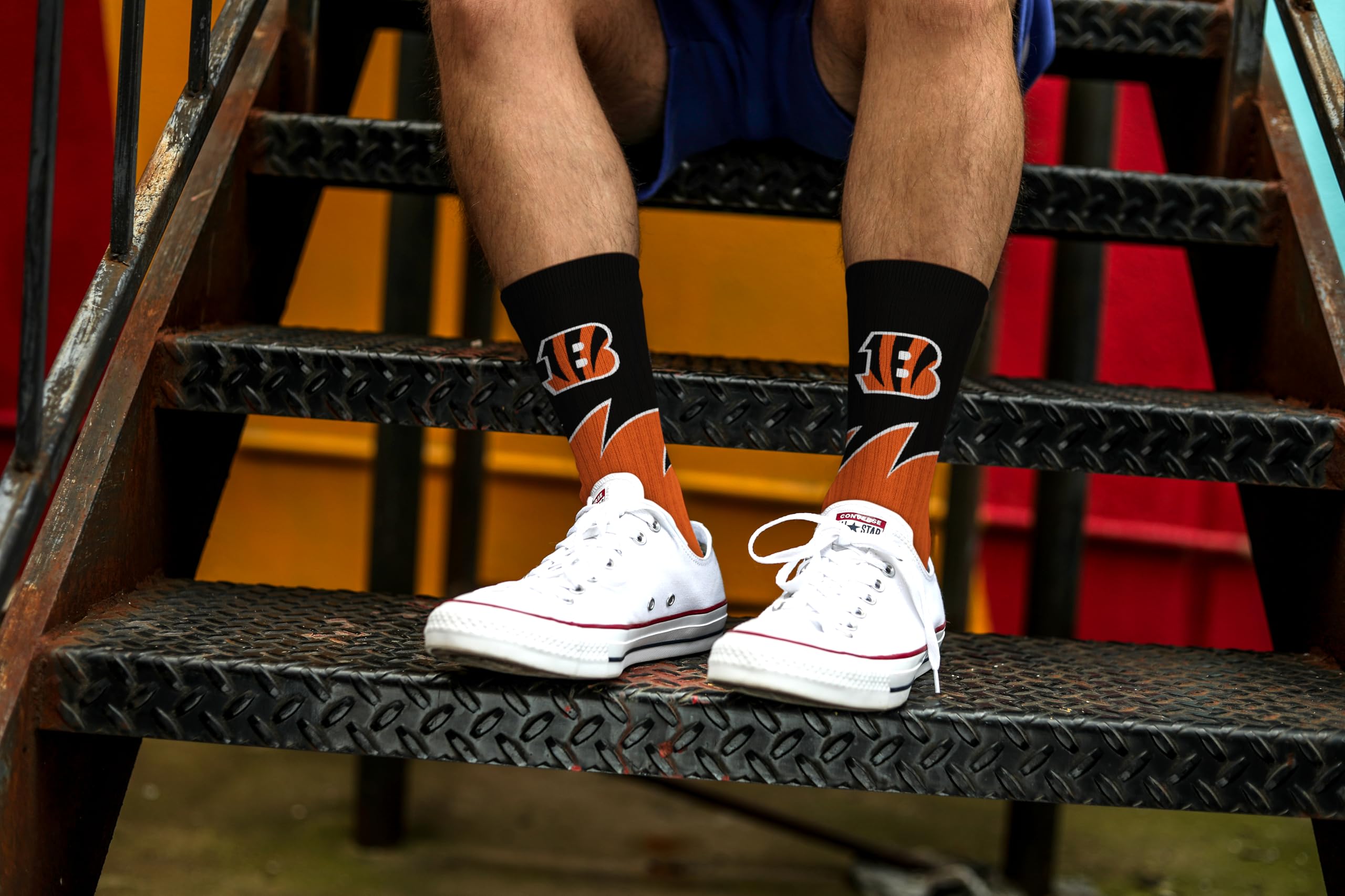 For Bare Feet NFL CINCINNATI BENGALS Black Wave Crew Sock Team Color YOUTH - Sports Gifts, Sports Memorabilia, Sports Collectibles, Fan Shop
