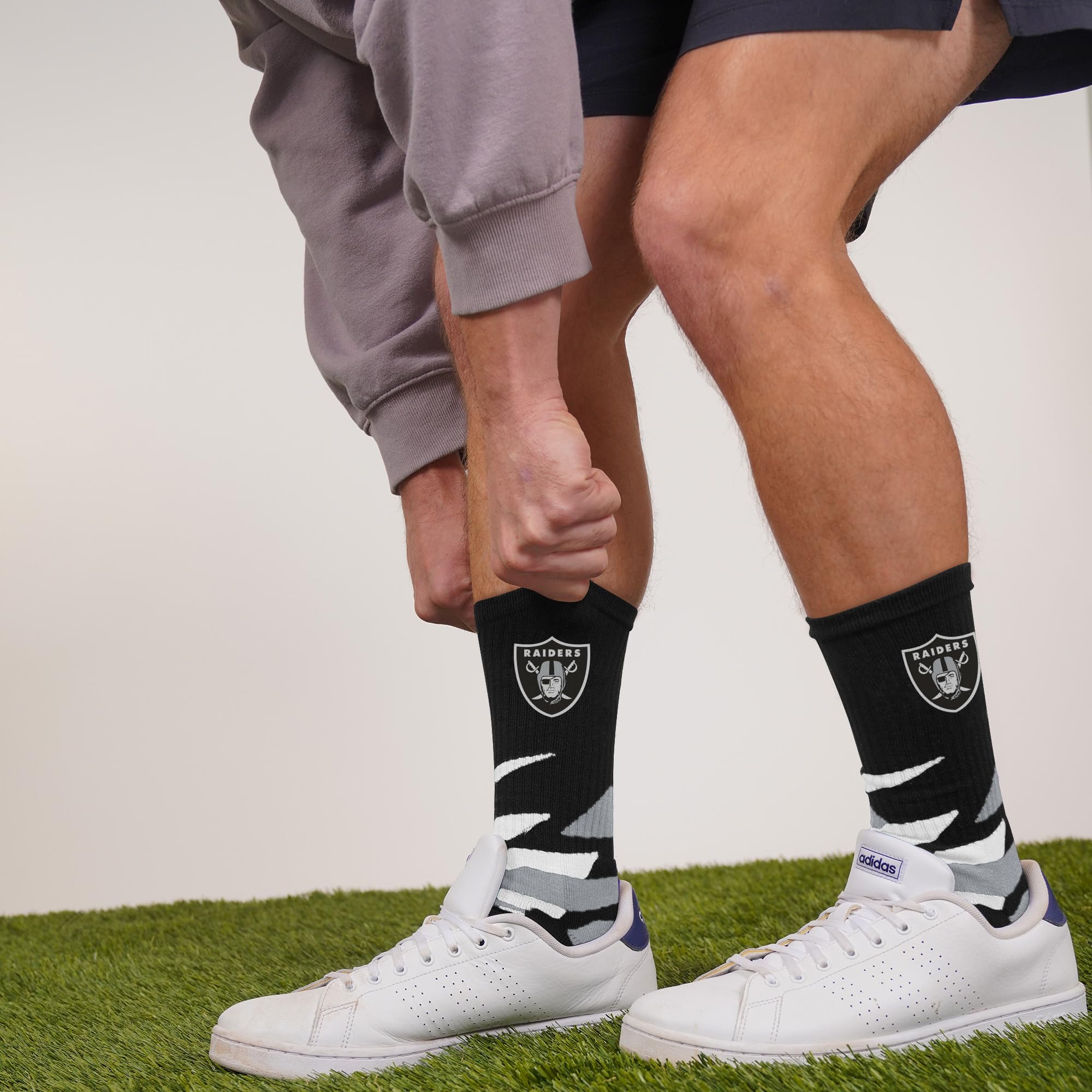 For Bare Feet NFL LAS VEGAS RAIDERS Shattered Camo Crew Sock Team Color Large - Sports Gifts, Sports Memorabilia, Sports Collectibles, Fan Shop
