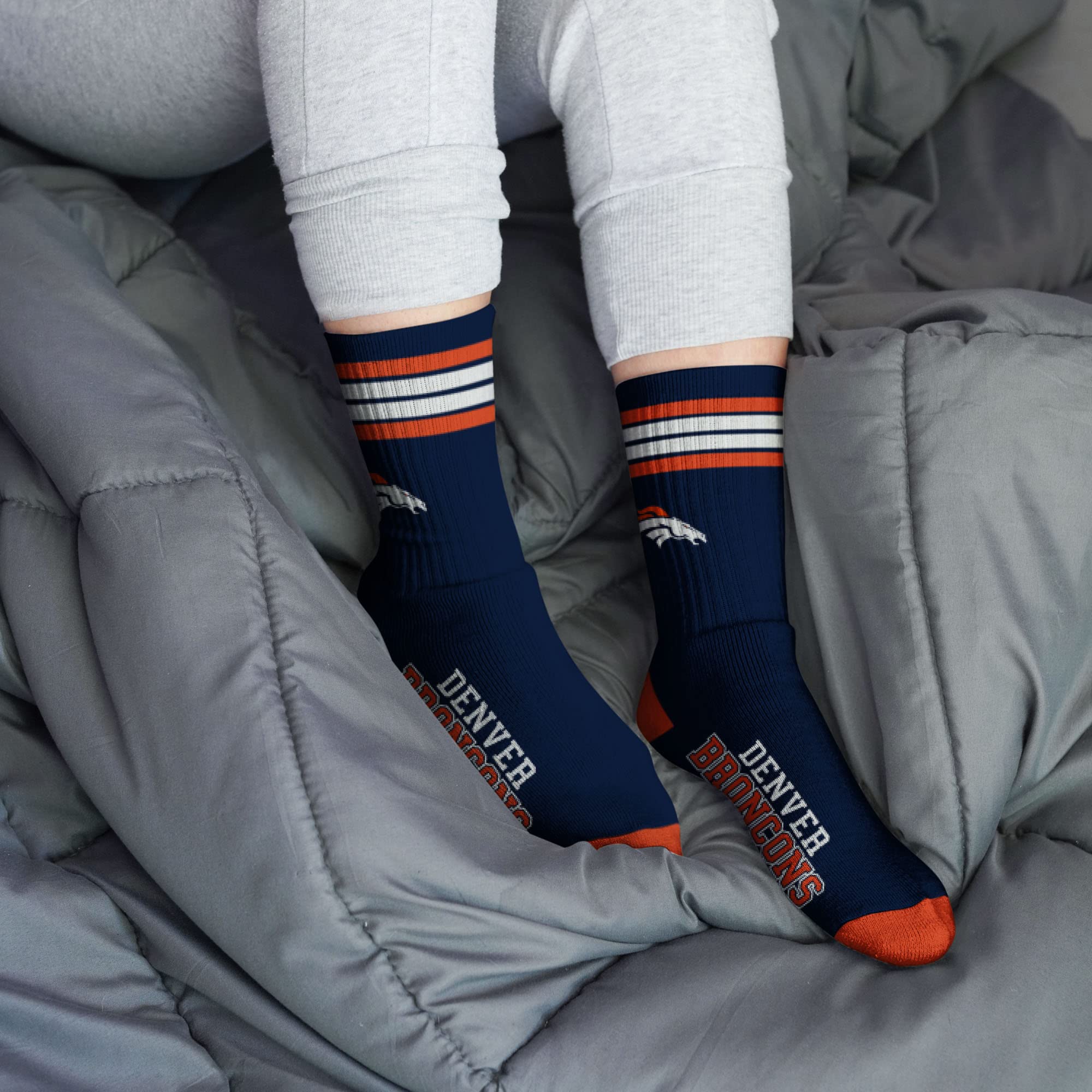 For Bare Feet NFL Youth 4 Stripe Deuce Crew Sock, Denver Broncos, One Size - Sports Gifts, Sports Memorabilia, Sports Collectibles, Fan Shop