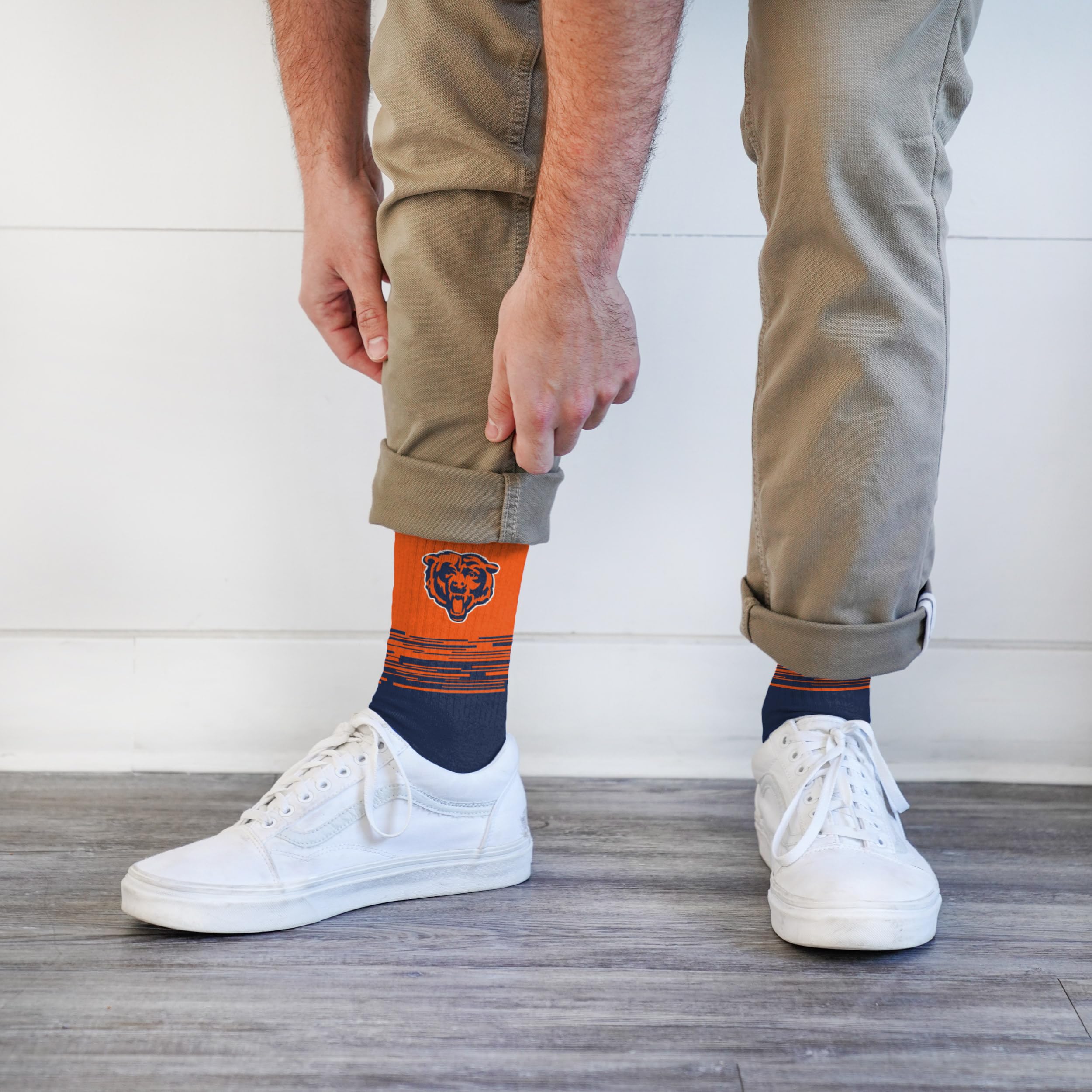 For Bare Feet NFL CHICAGO BEARS Elevate Premium Dress Crew Sock Team Color Large - Sports Gifts, Sports Memorabilia, Sports Collectibles, Fan Shop