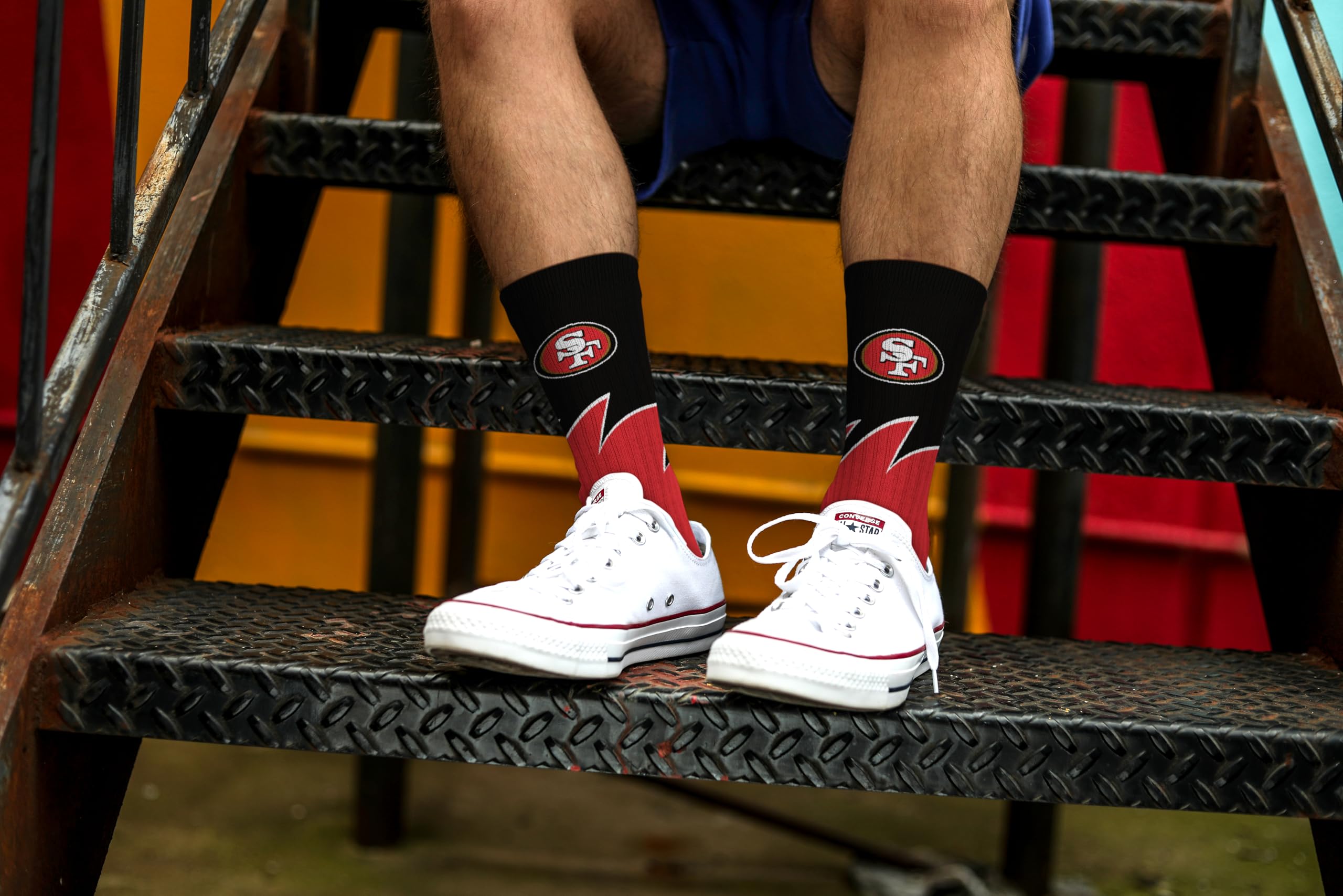For Bare Feet NFL SAN FRANCISCO 49ERS Black Wave Crew Sock Team Color YOUTH - Sports Gifts, Sports Memorabilia, Sports Collectibles, Fan Shop