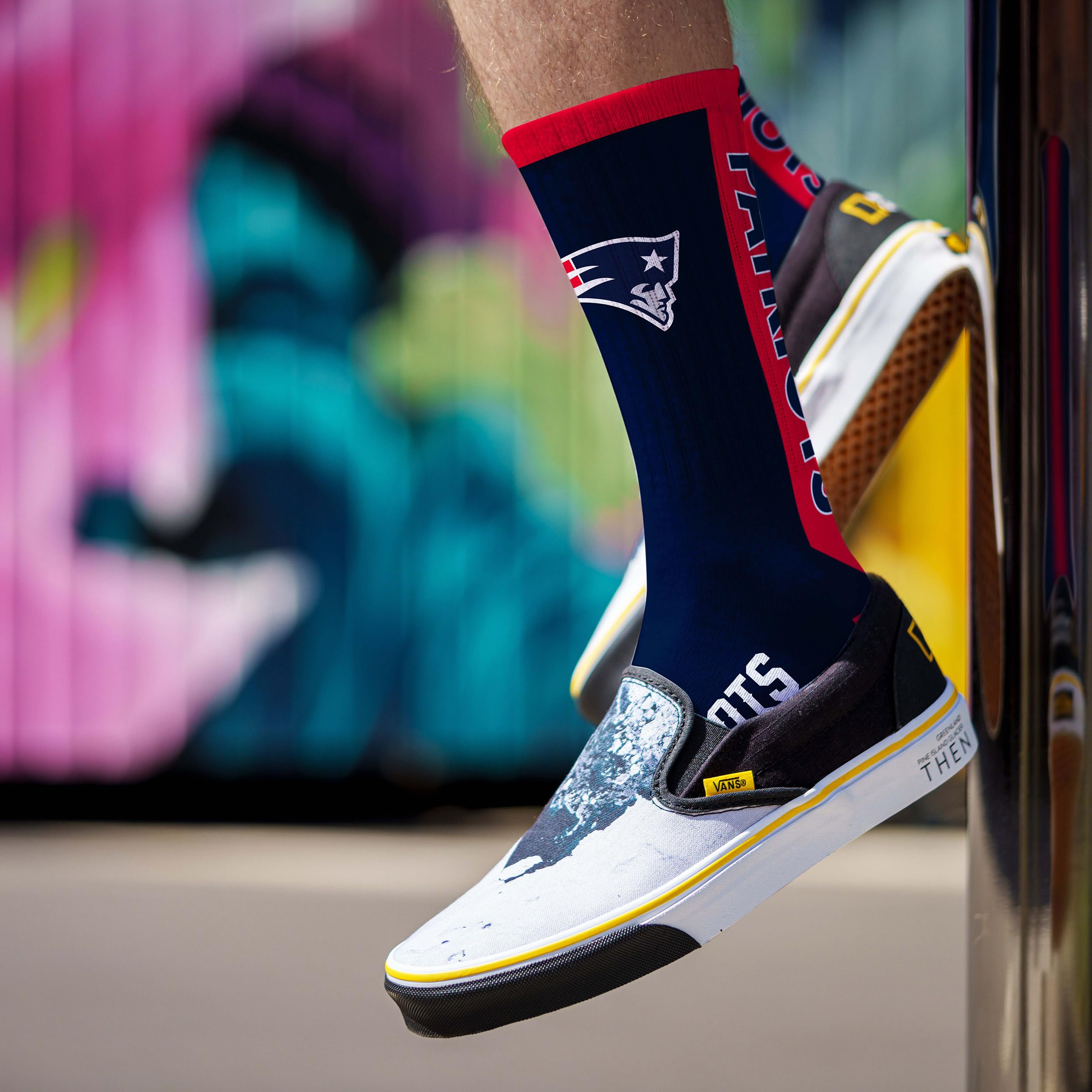 For Bare Feet NFL NEW ENGLAND PATRIOTS MVP Crew Sock Team Color Large - Sports Gifts, Sports Memorabilia, Sports Collectibles, Fan Shop