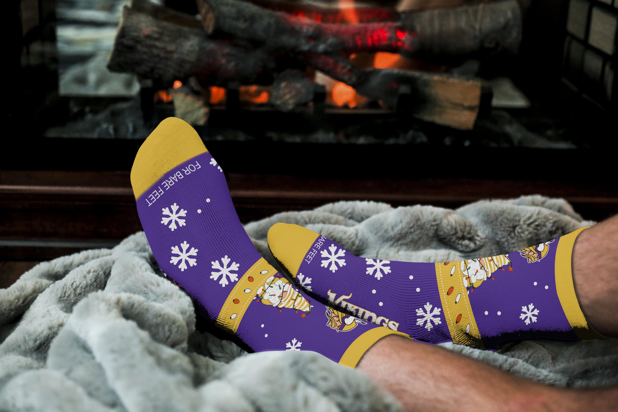 For Bare Feet NFL MINNESOTA VIKINGS Holiday Sweater Gnome Team Colors Large - Sports Gifts, Sports Memorabilia, Sports Collectibles, Fan Shop
