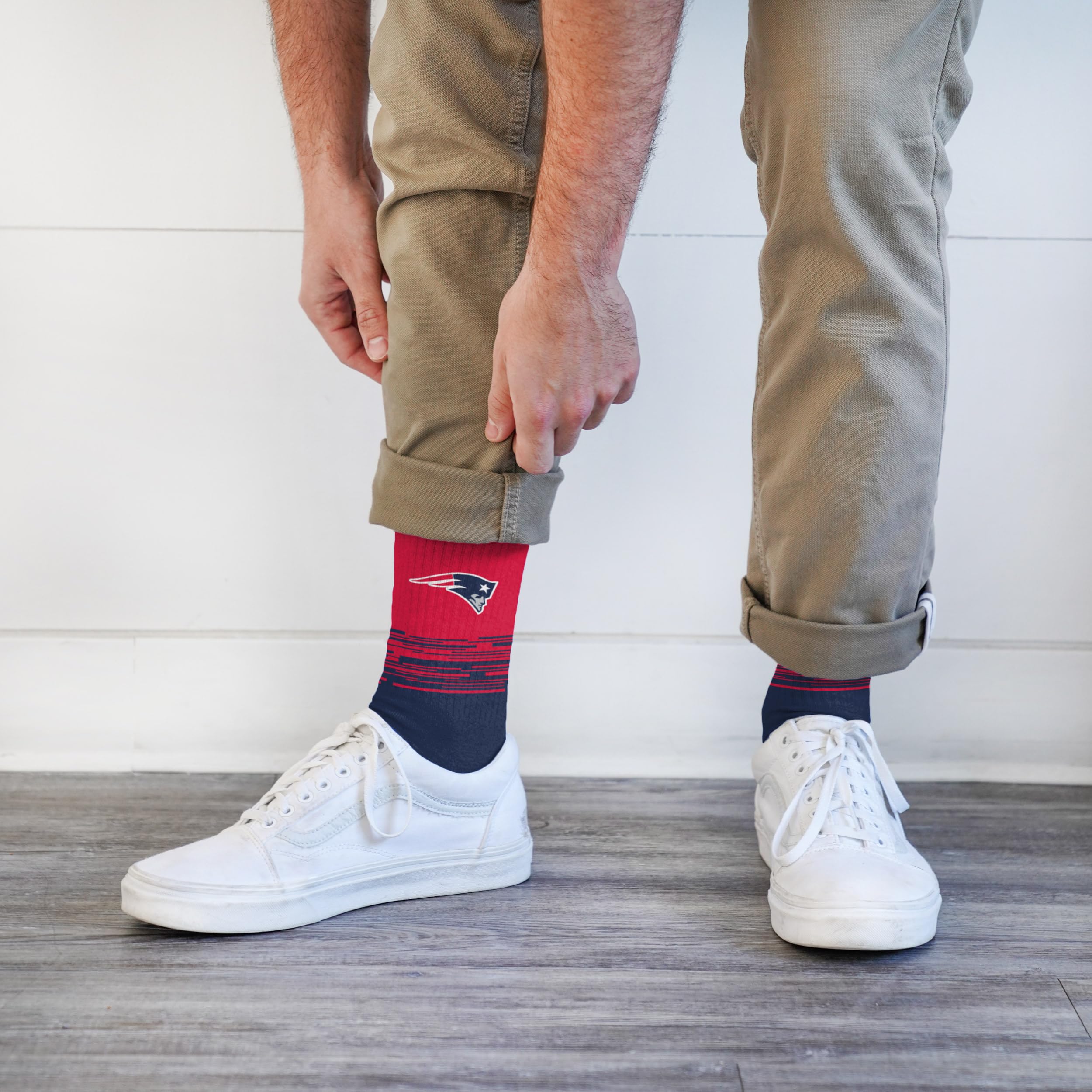 For Bare Feet NFL NEW ENGLAND PATRIOTS Elevate Premium Dress Crew Sock Team Color Large - Sports Gifts, Sports Memorabilia, Sports Collectibles, Fan Shop